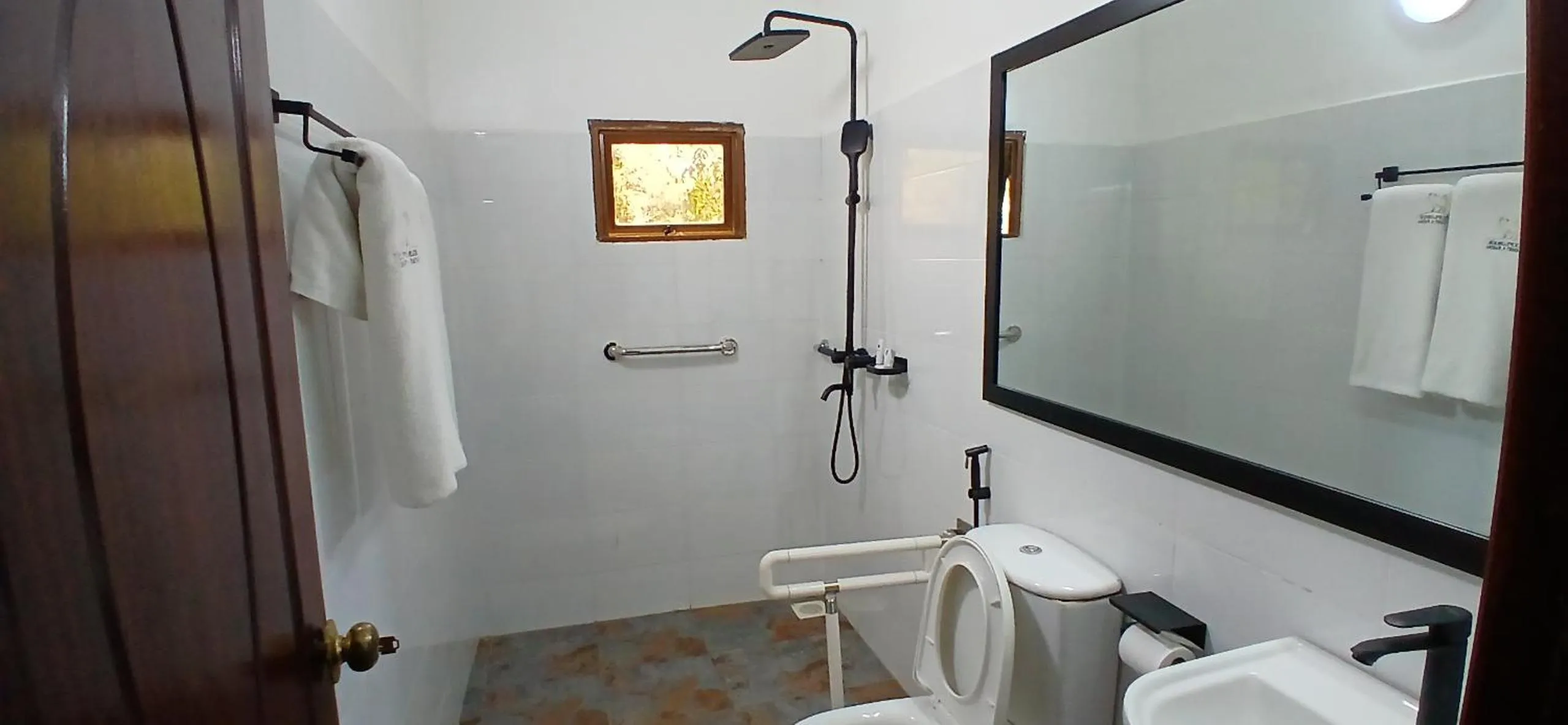 Toilet in Explorer Resort & Marina