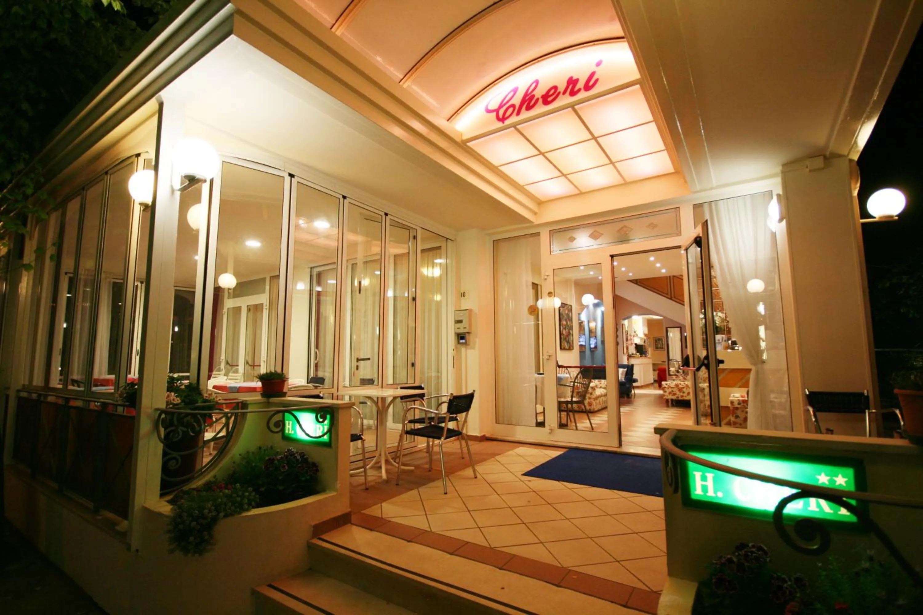Facade/entrance in Hotel Cheri