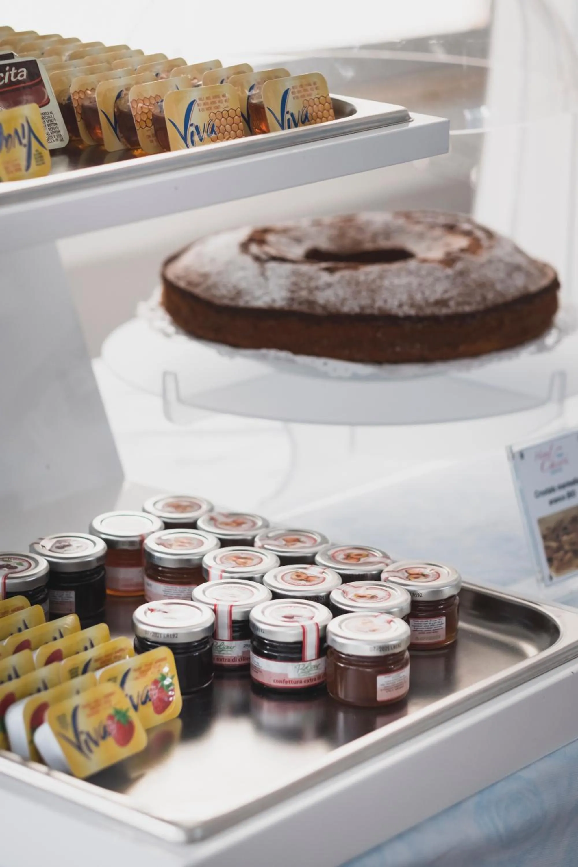 Food and drinks in Hotel Cheri