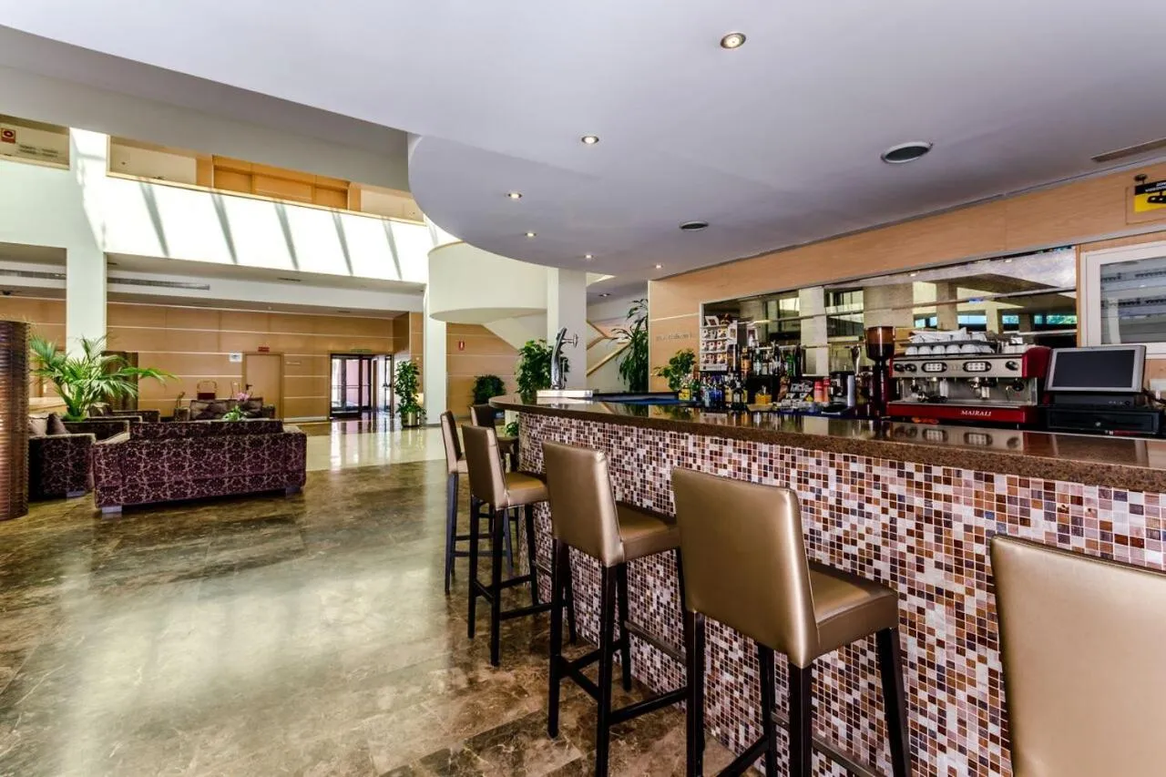 Lounge or bar in Alcalá Plaza