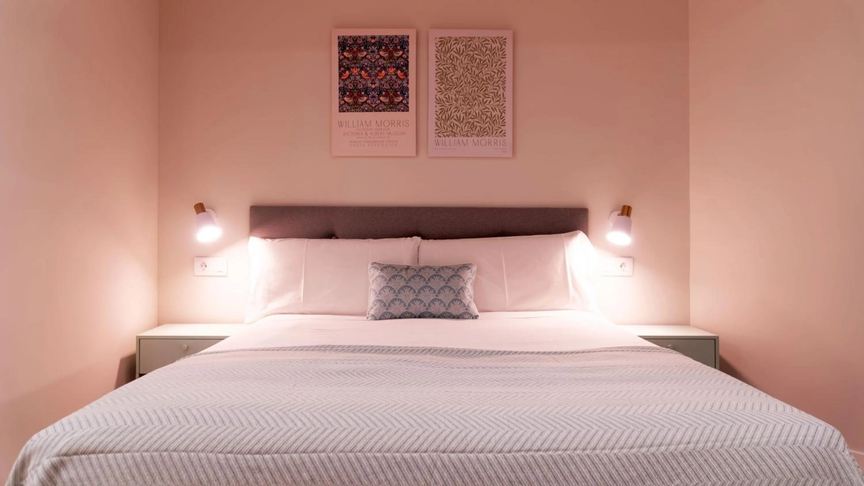 Apartamentos Lydia by gaiarooms