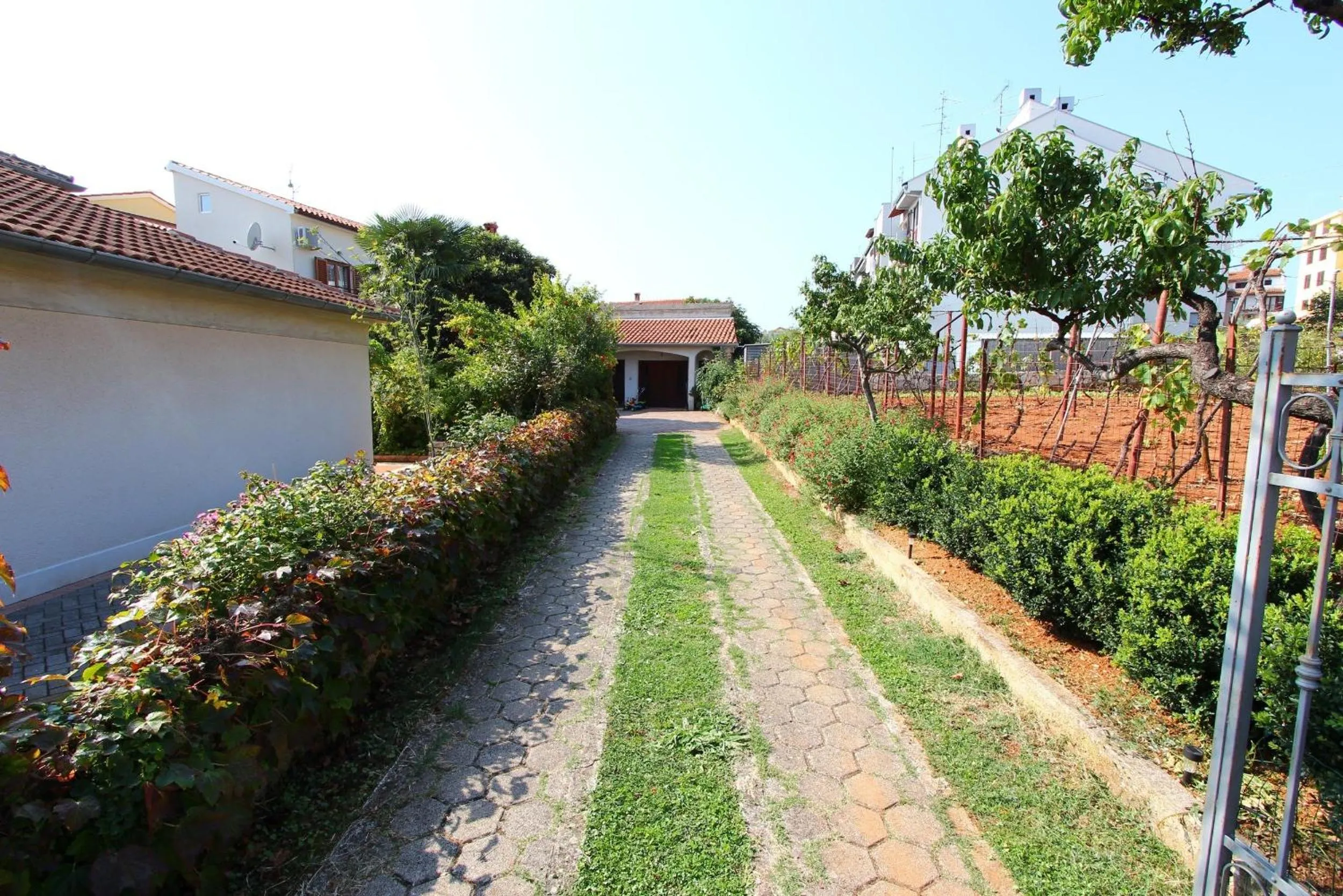 Facade/entrance in Apartments Antolovic
