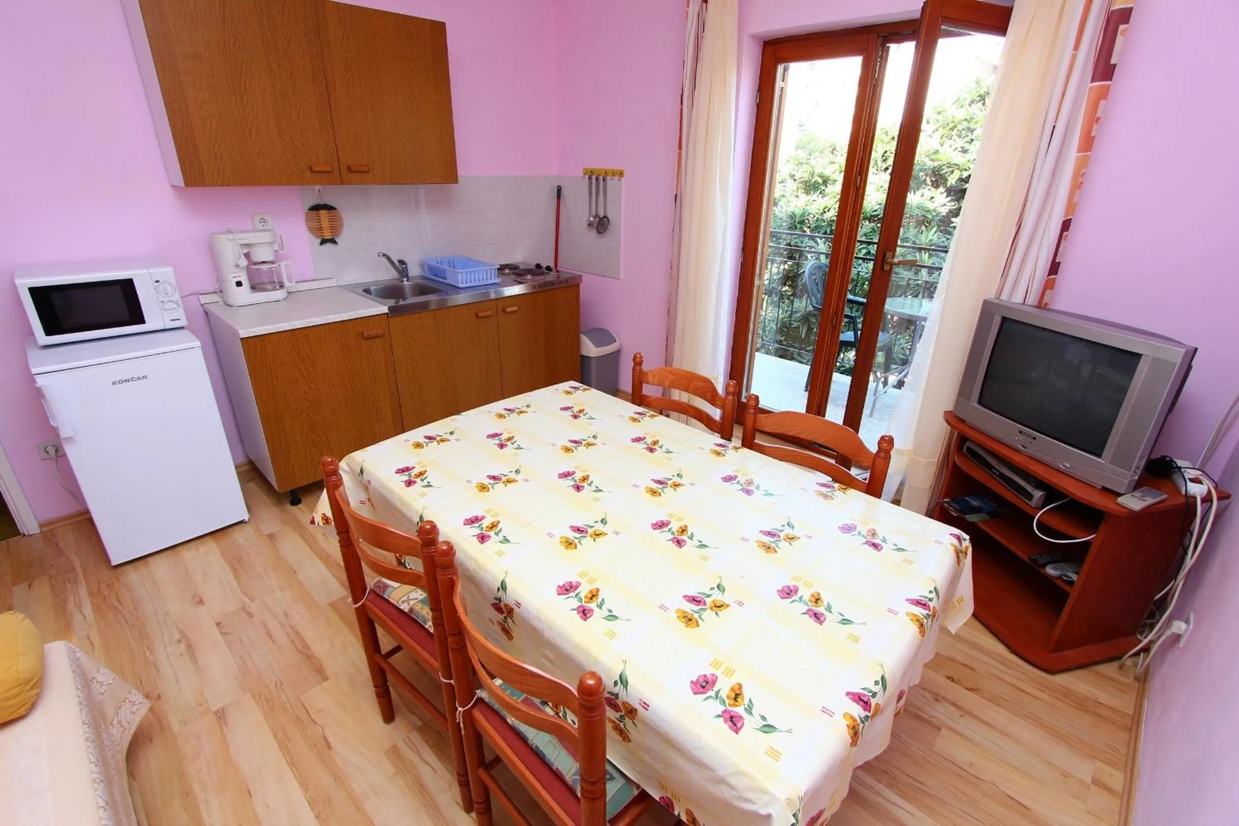 Kitchen or kitchenette in Apartments Antolovic