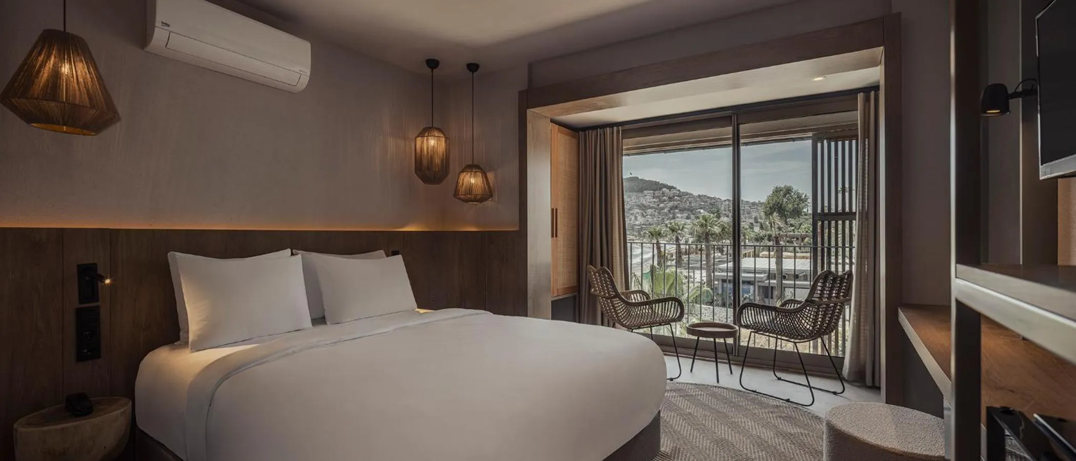 Bed in En Vie Beach Boutique Hotel - Adults Only