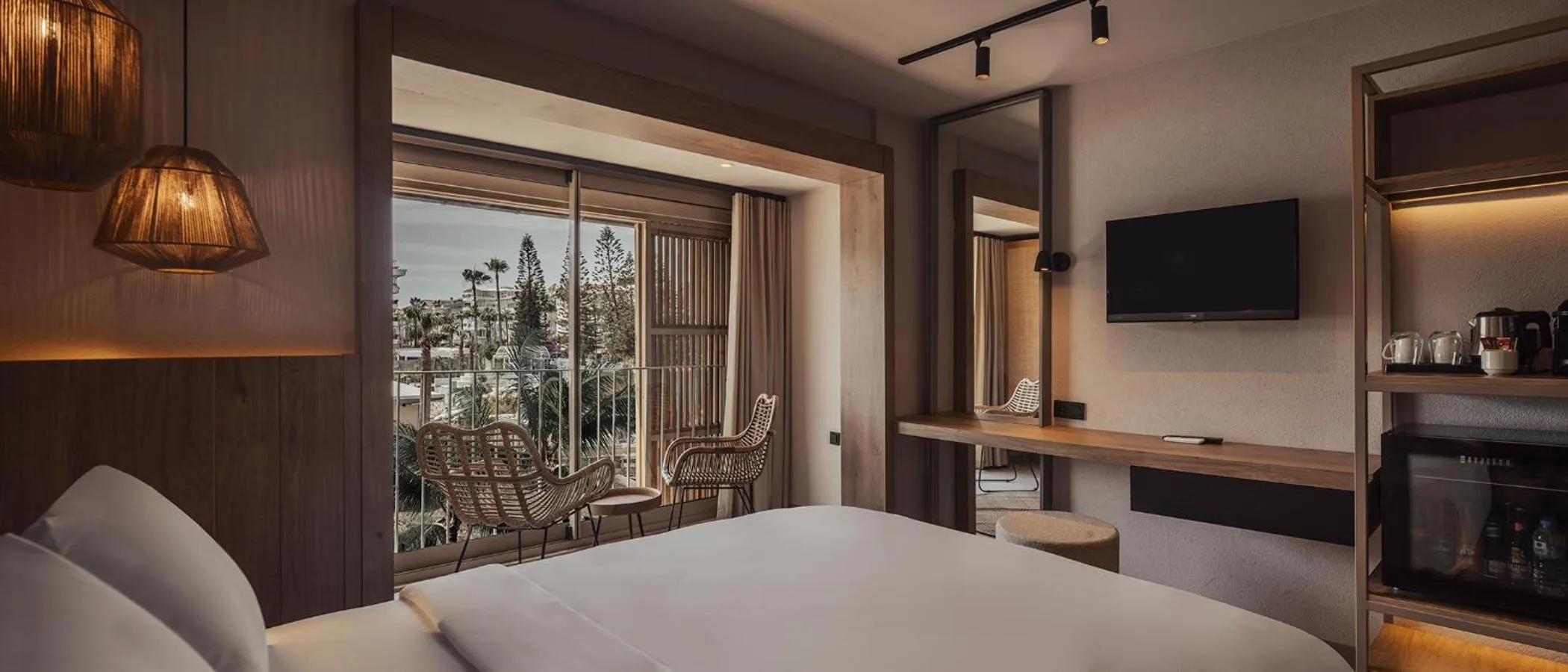 Bed in En Vie Beach Boutique Hotel - Adults Only