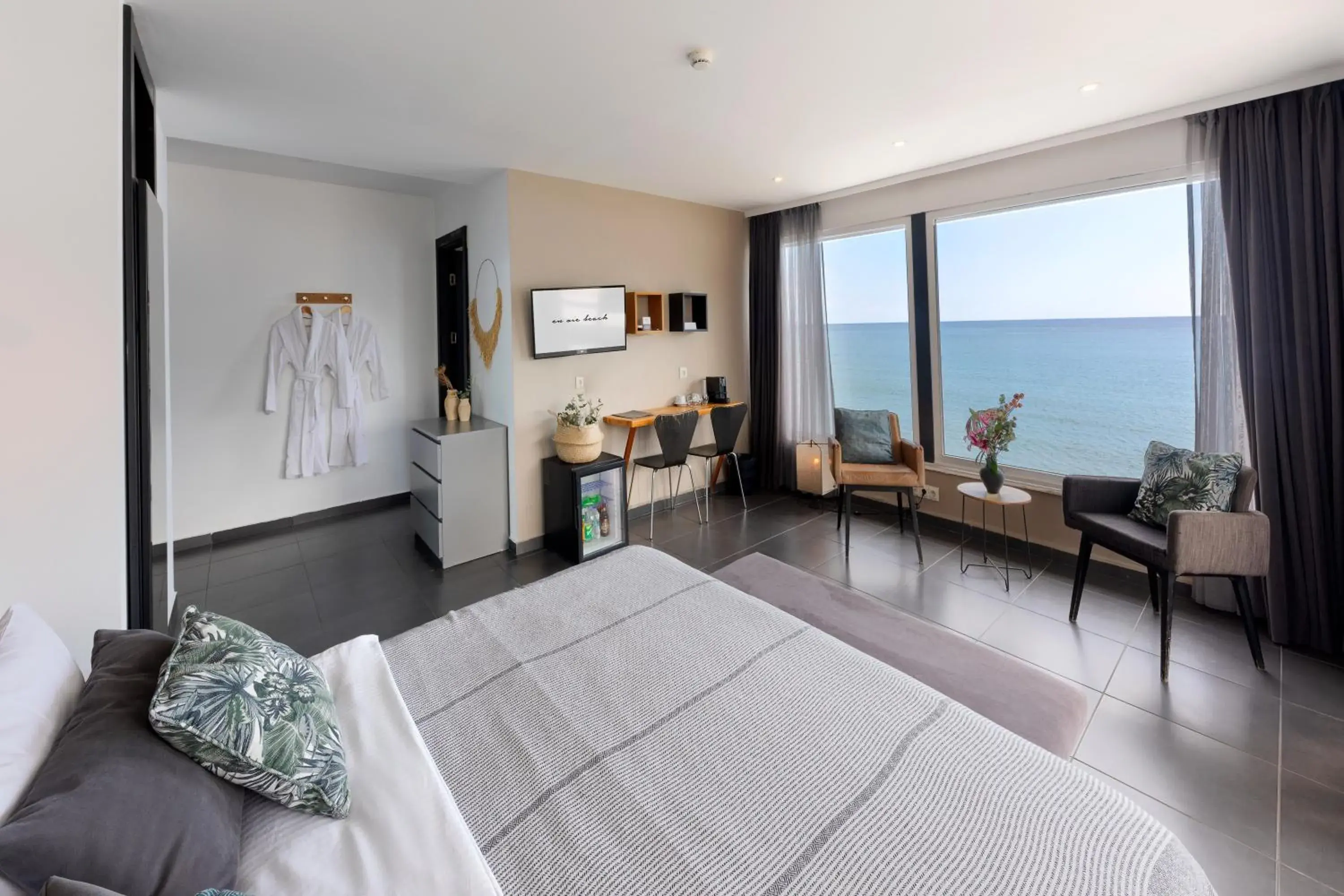 Bed in En Vie Beach Boutique Hotel - Adults Only