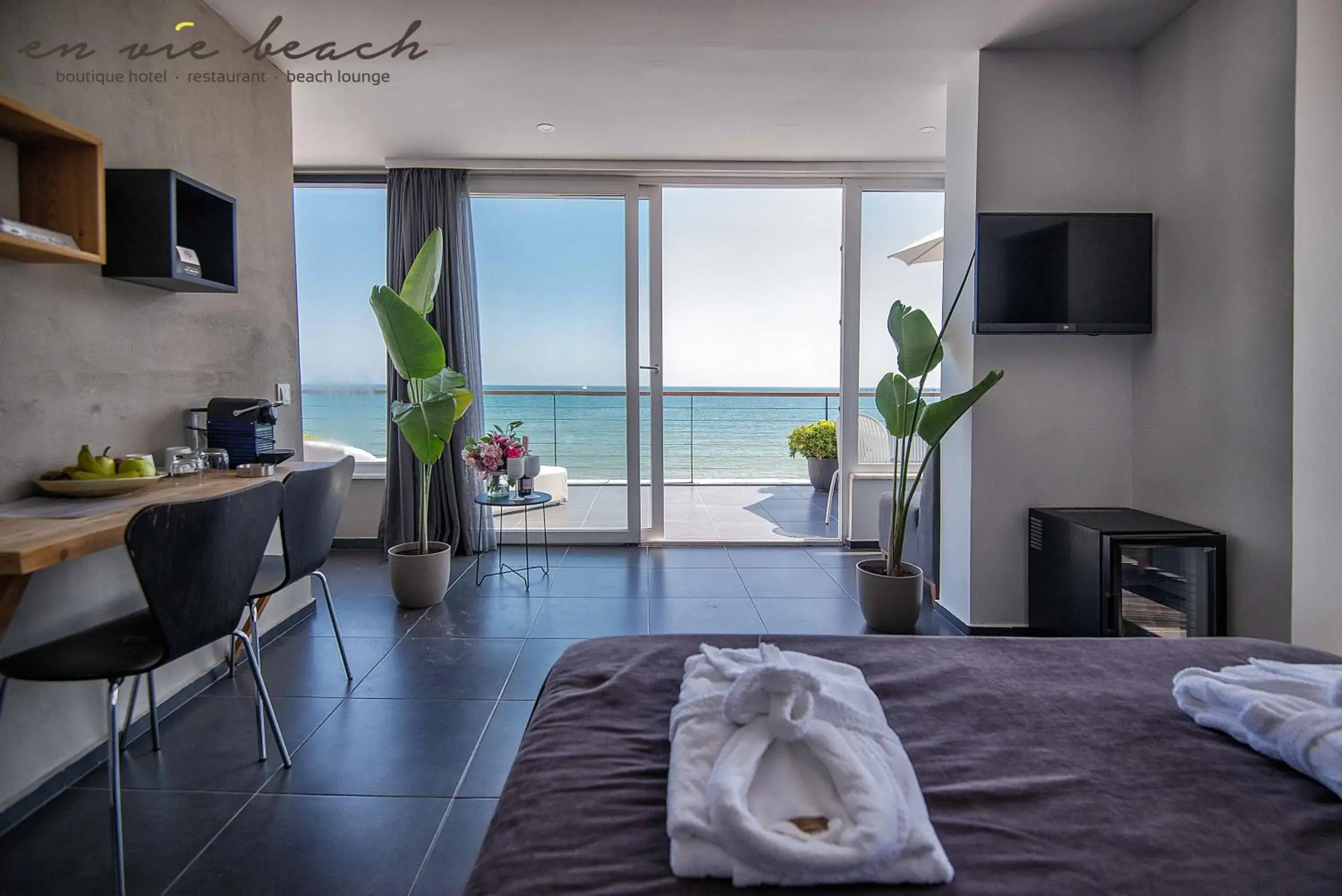 Bedroom, Bed in En Vie Beach Boutique Hotel - Adults Only