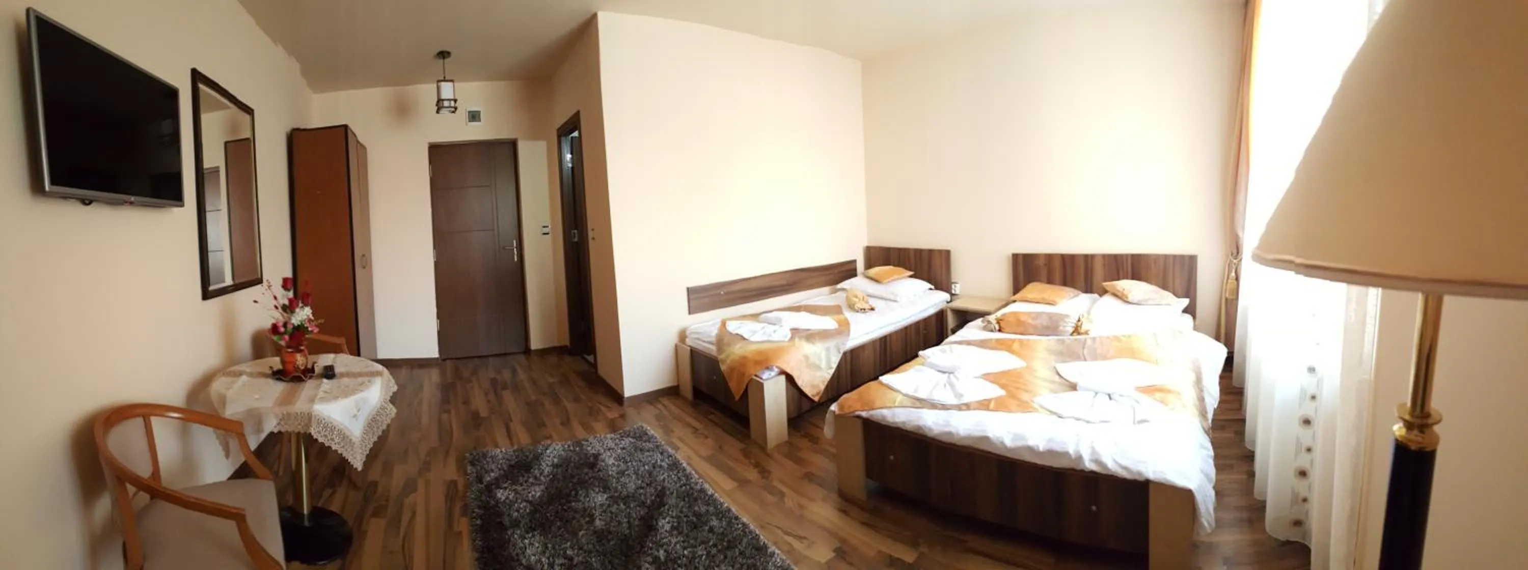 Photo of the whole room, Bed in Casa Alex