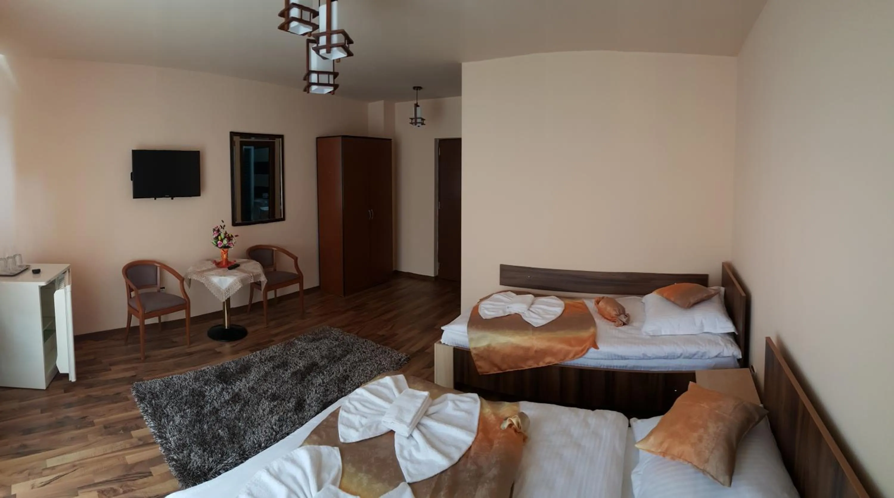 Photo of the whole room, Bed in Casa Alex