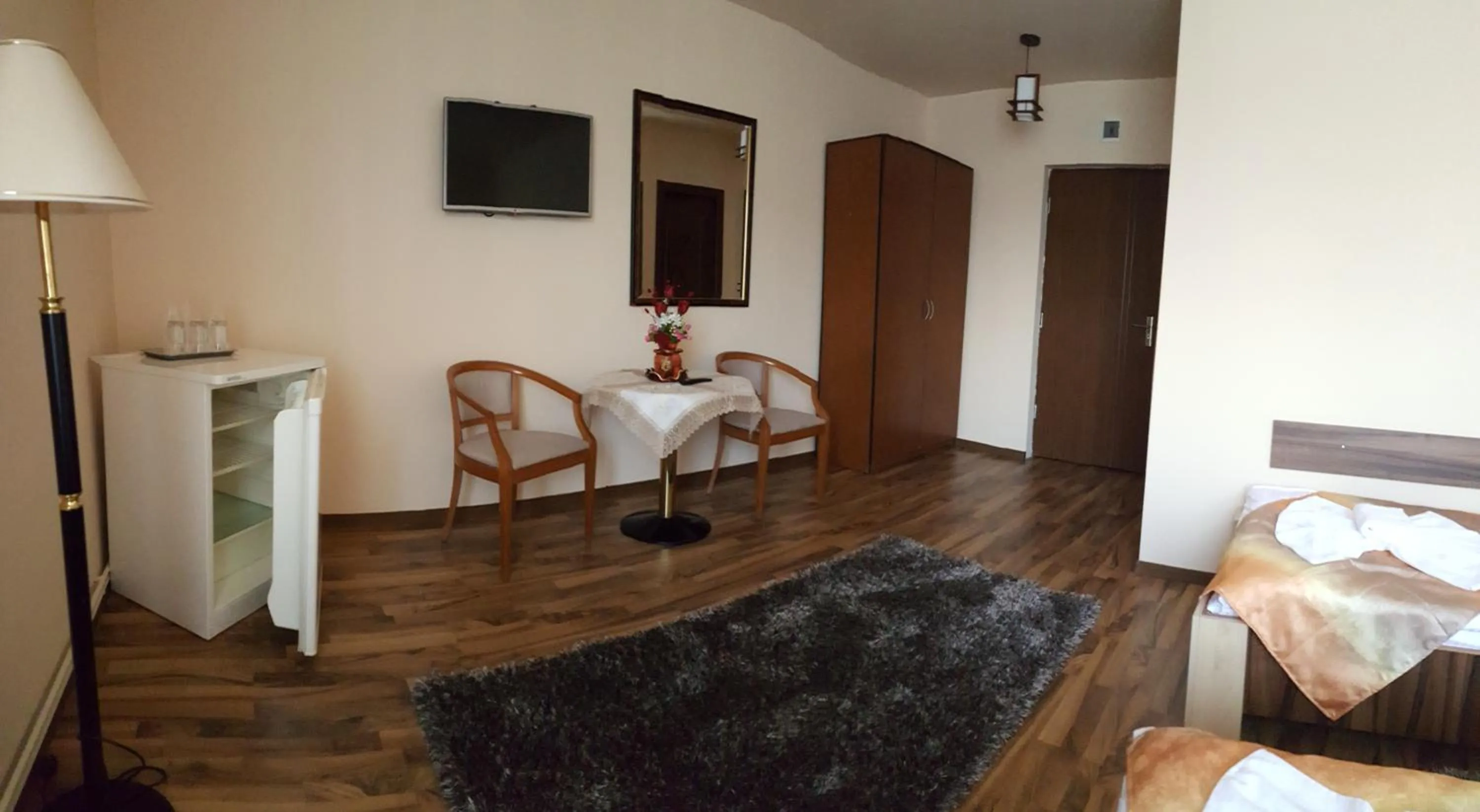 Photo of the whole room, Bed in Casa Alex