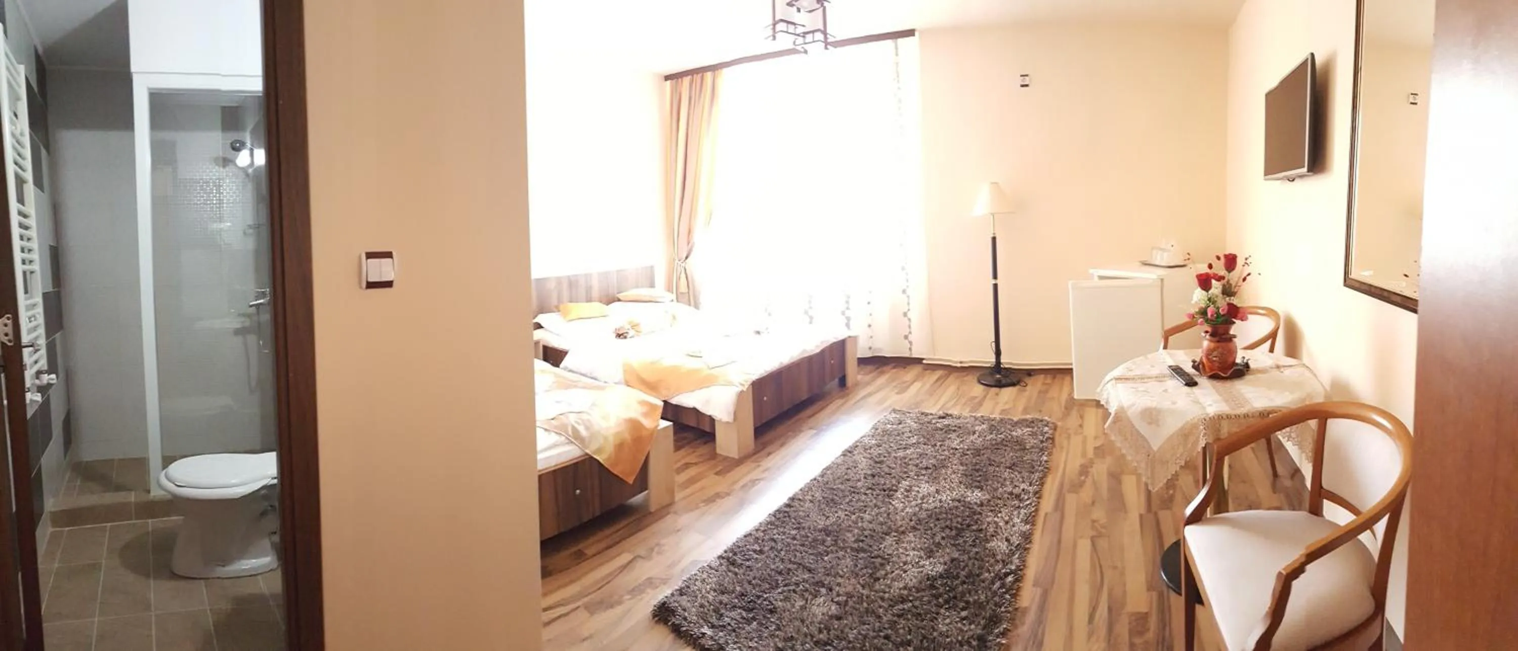 Photo of the whole room, Bed in Casa Alex