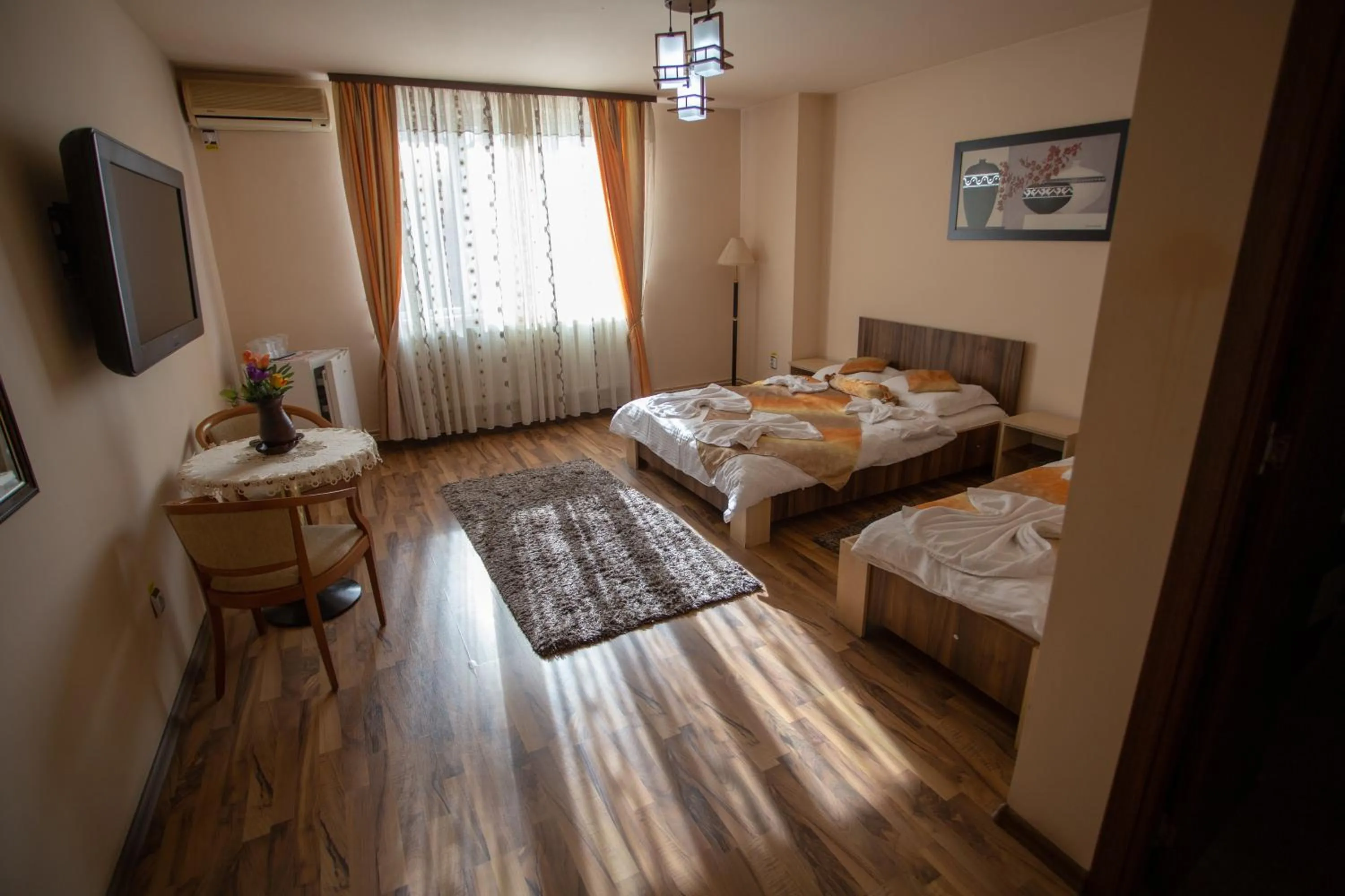 Photo of the whole room, Bed in Casa Alex