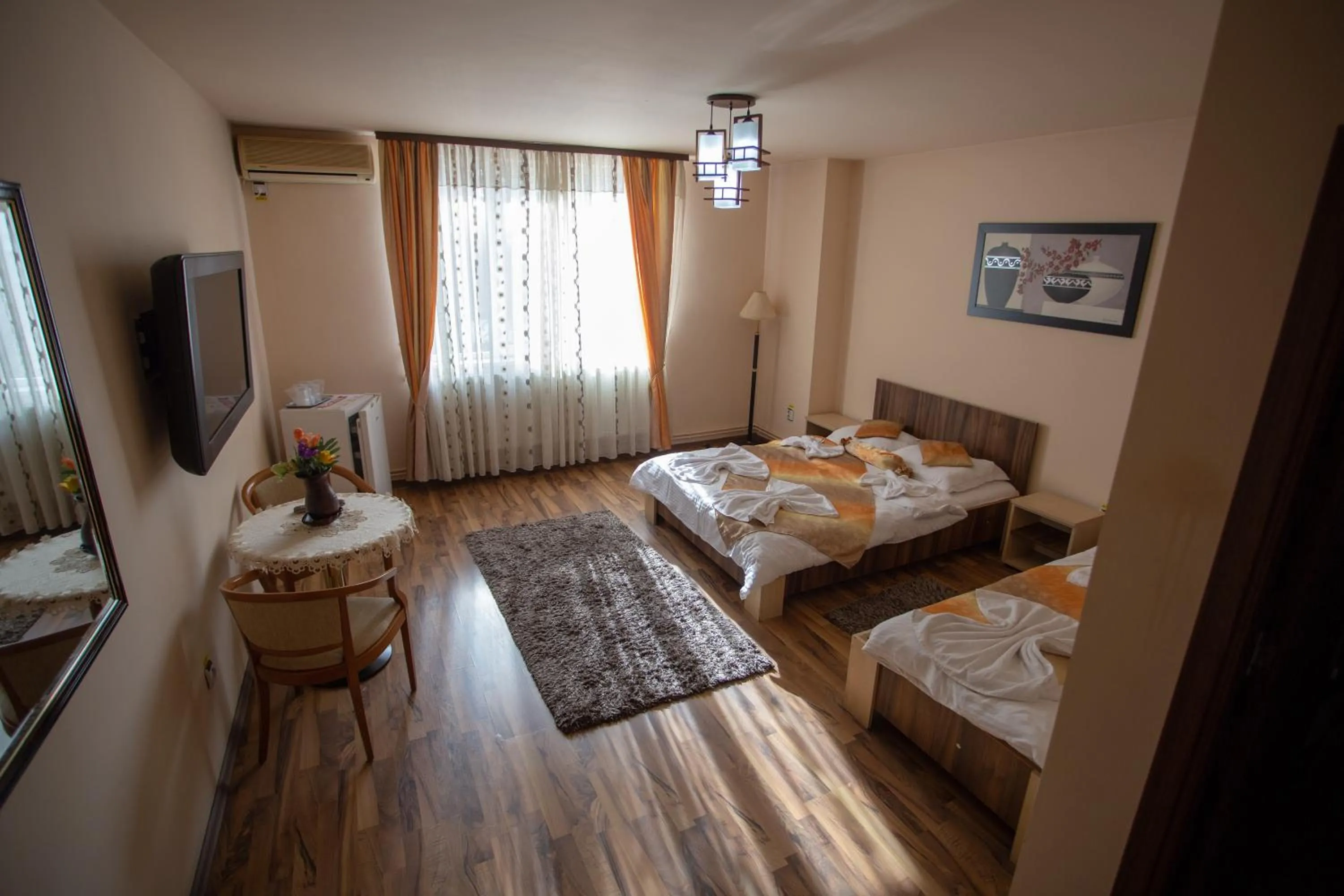 Photo of the whole room, Bed in Casa Alex