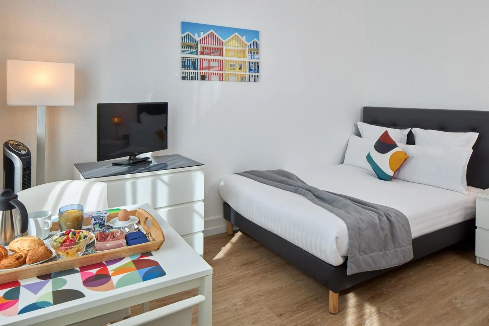 Photo of the whole room, Bed in Hotel Résidence Paris Asnières