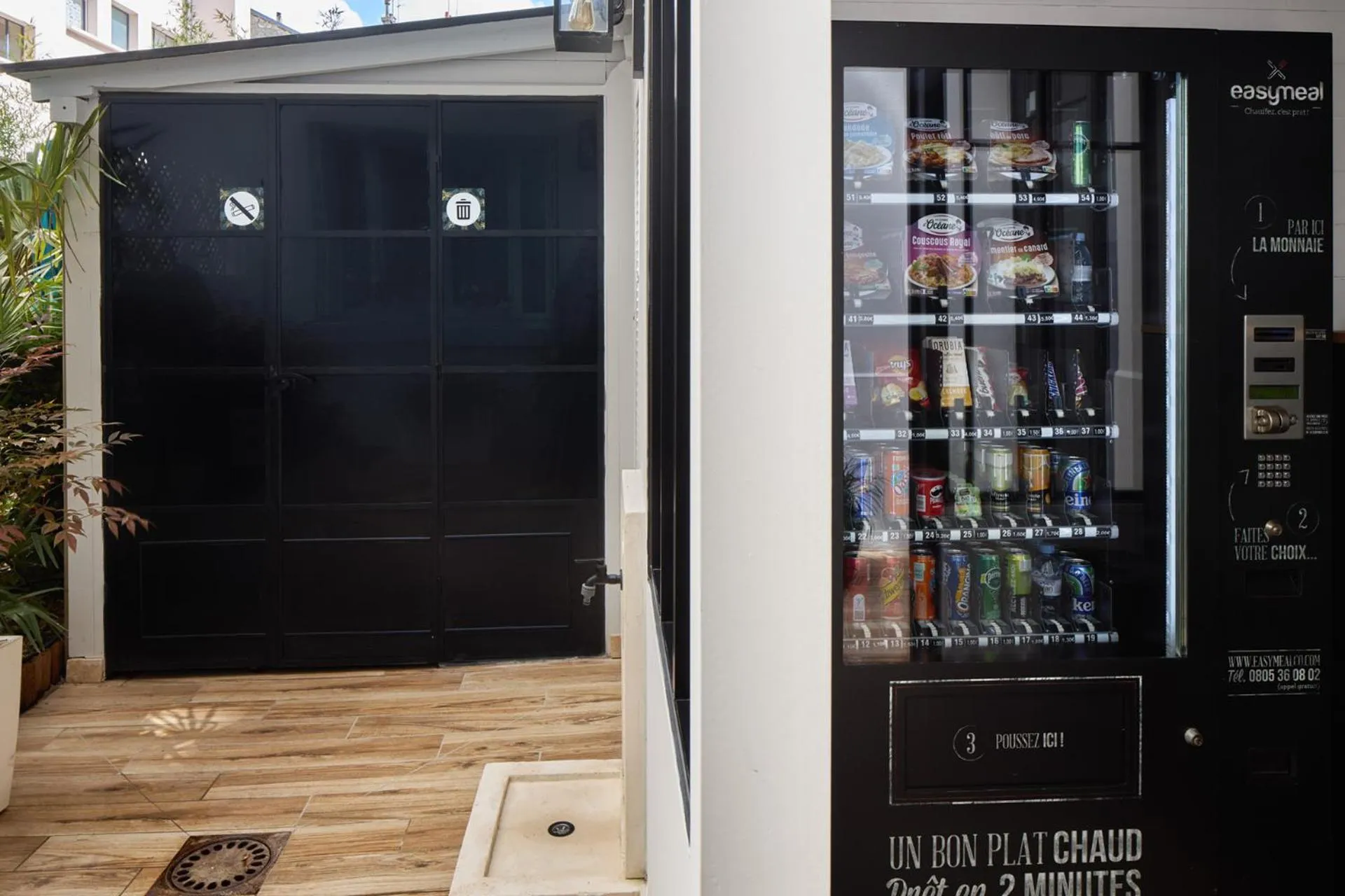 vending machine in Hotel Résidence Paris Asnières