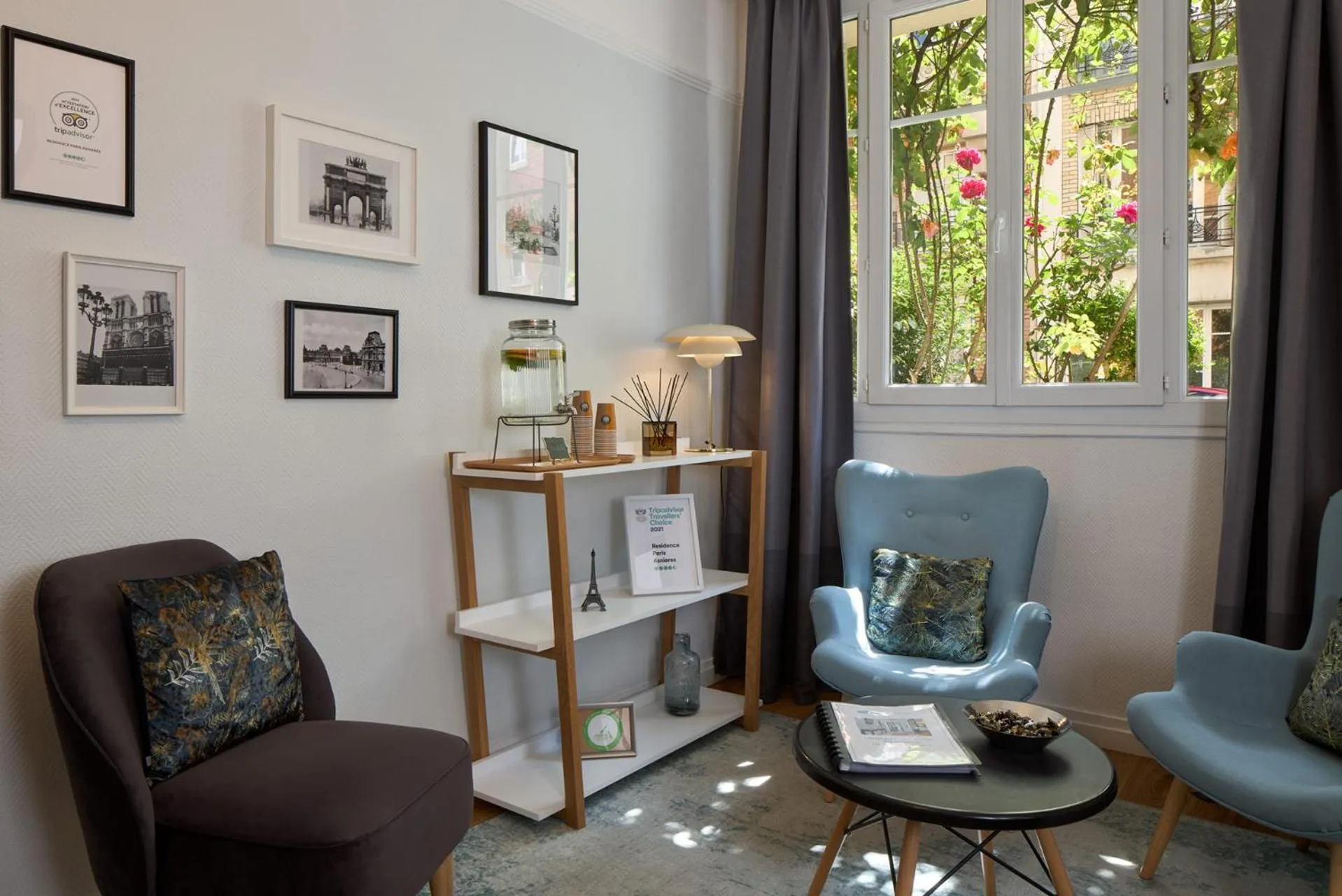 Lobby or reception in Hotel Résidence Paris Asnières