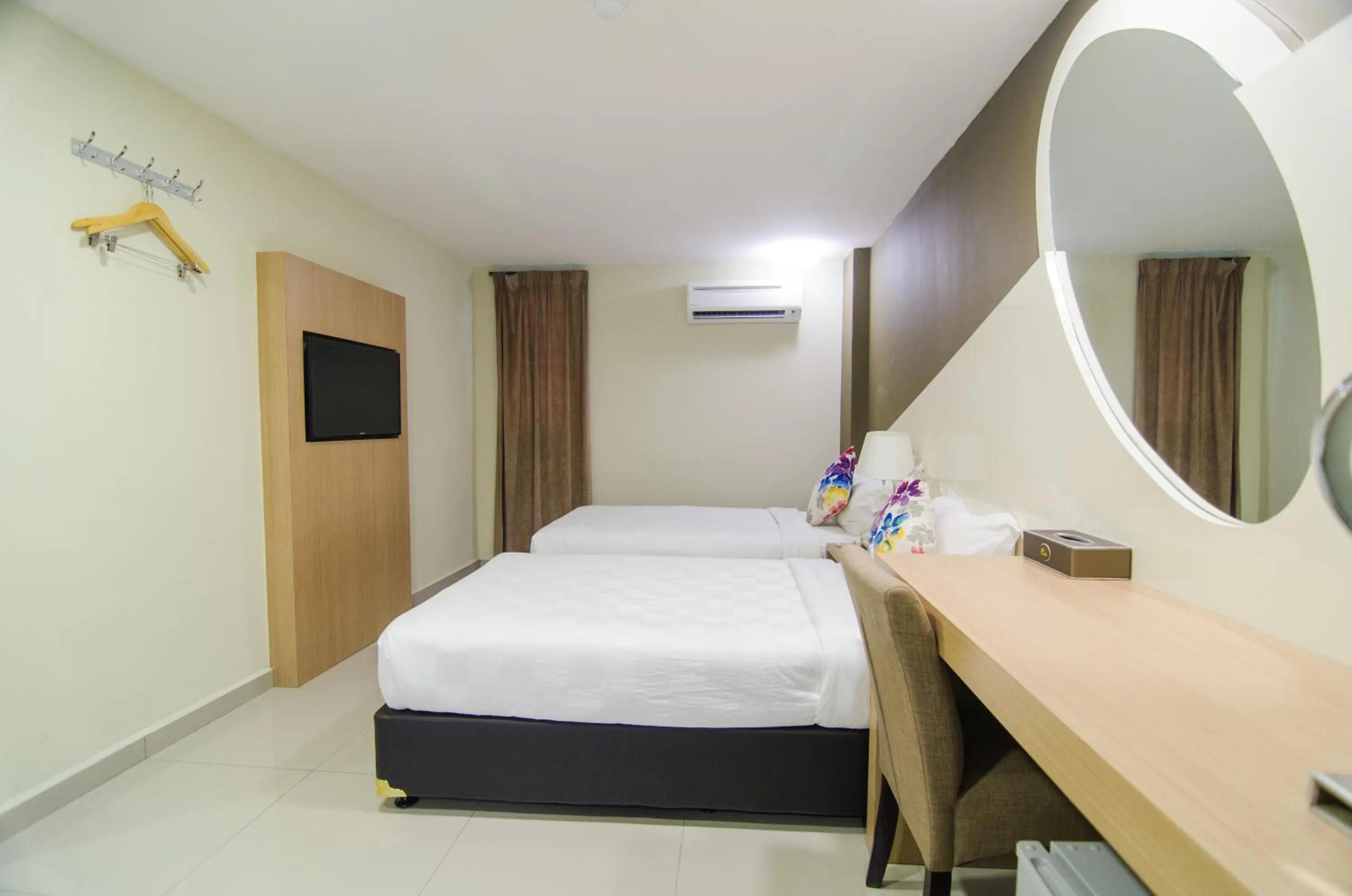 Bed in Mornington Hotel Sitiawan