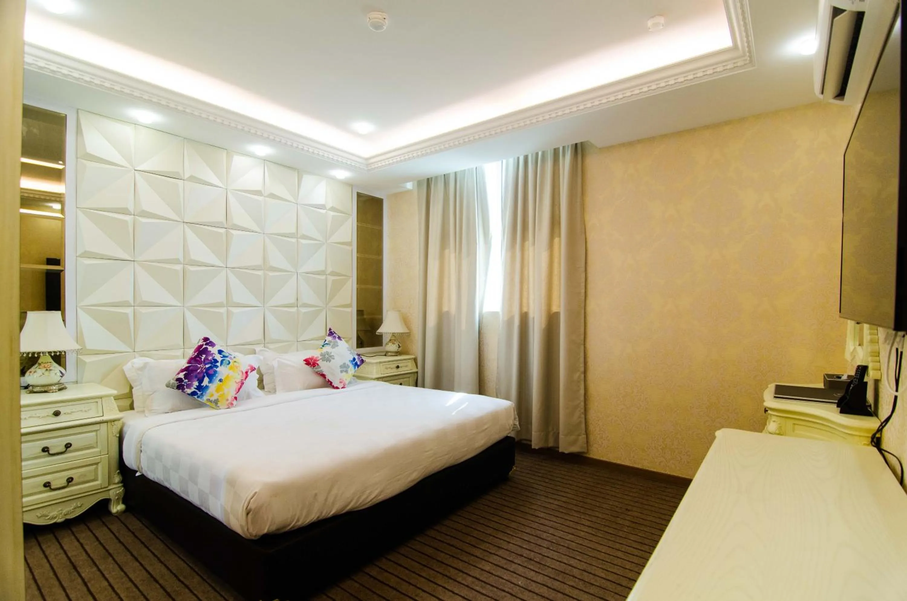 Bed in Mornington Hotel Sitiawan