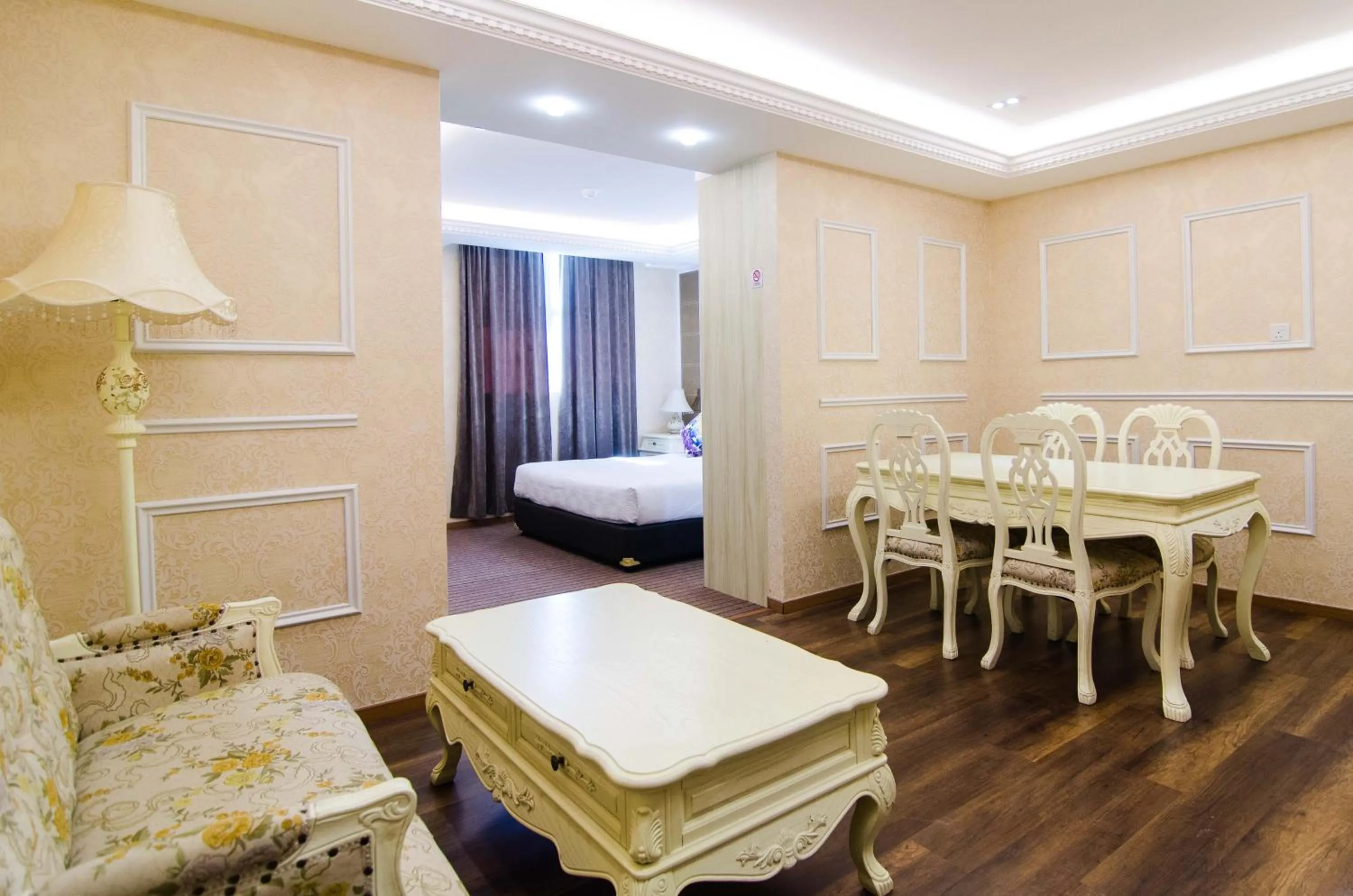 Bed in Mornington Hotel Sitiawan