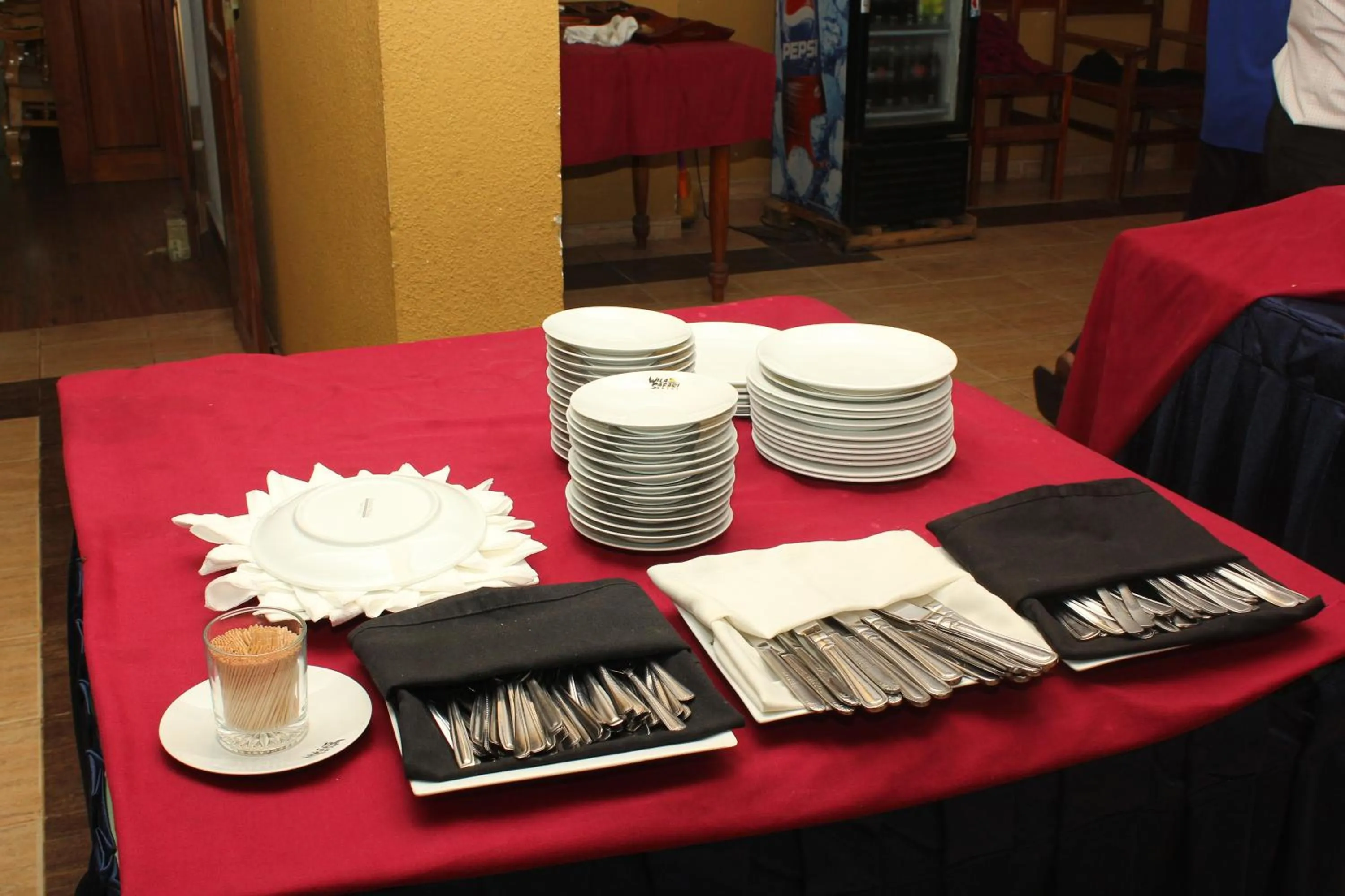 Restaurant/places to eat in Wila Safari Hotel