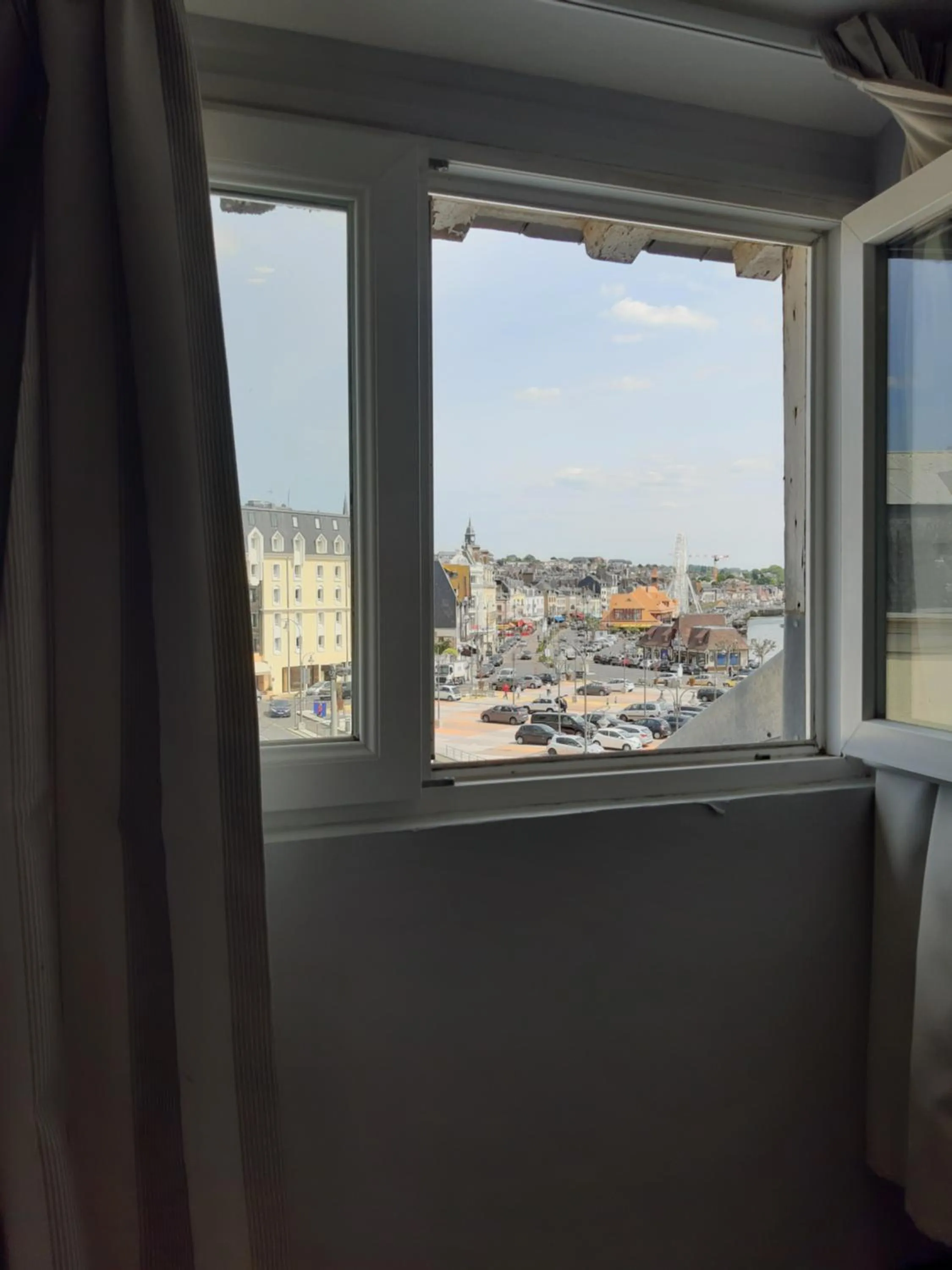 City view, Bed in Les Embruns