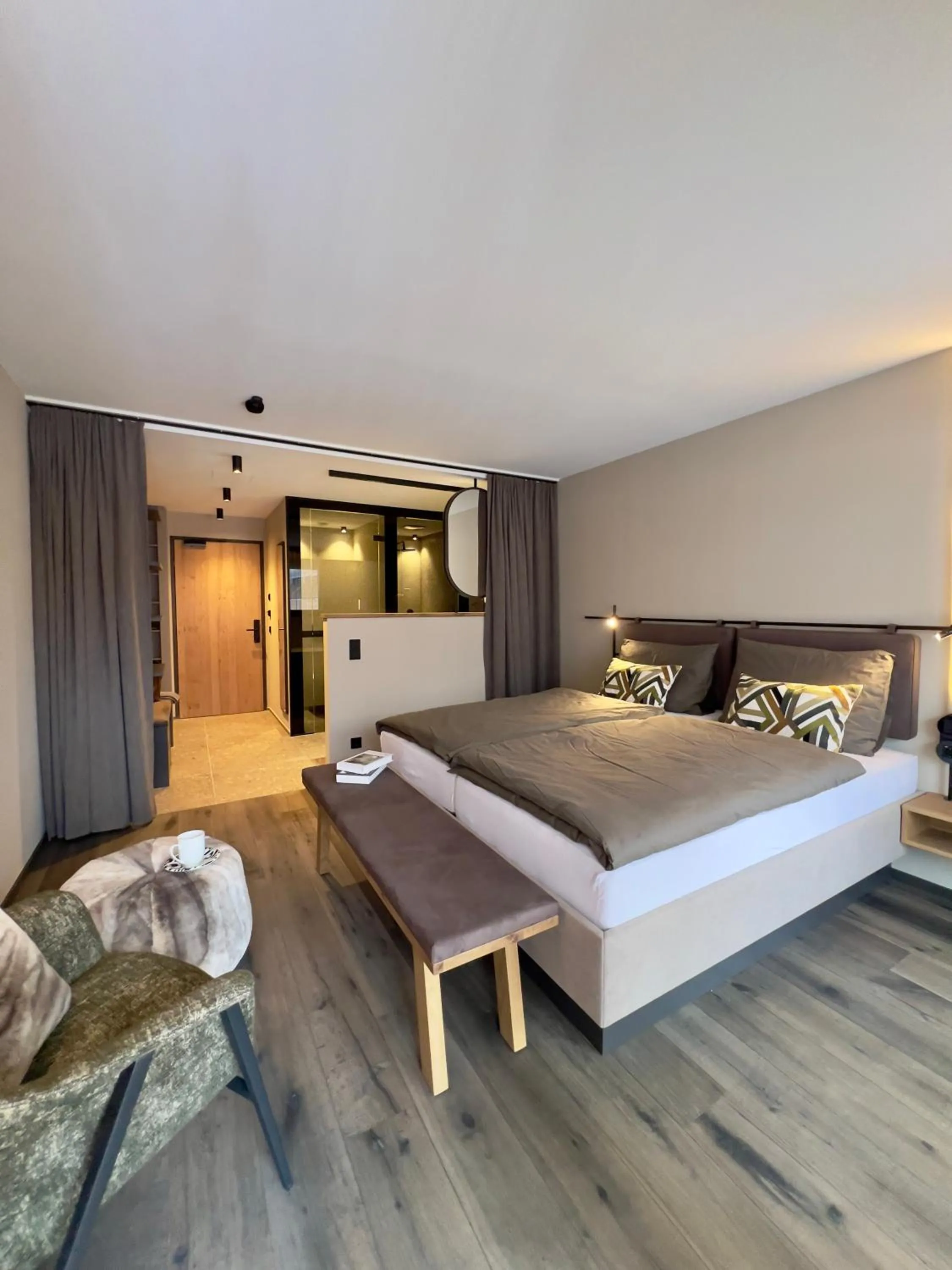 room service, Bed in Revier Boutique Hotel Kaprun