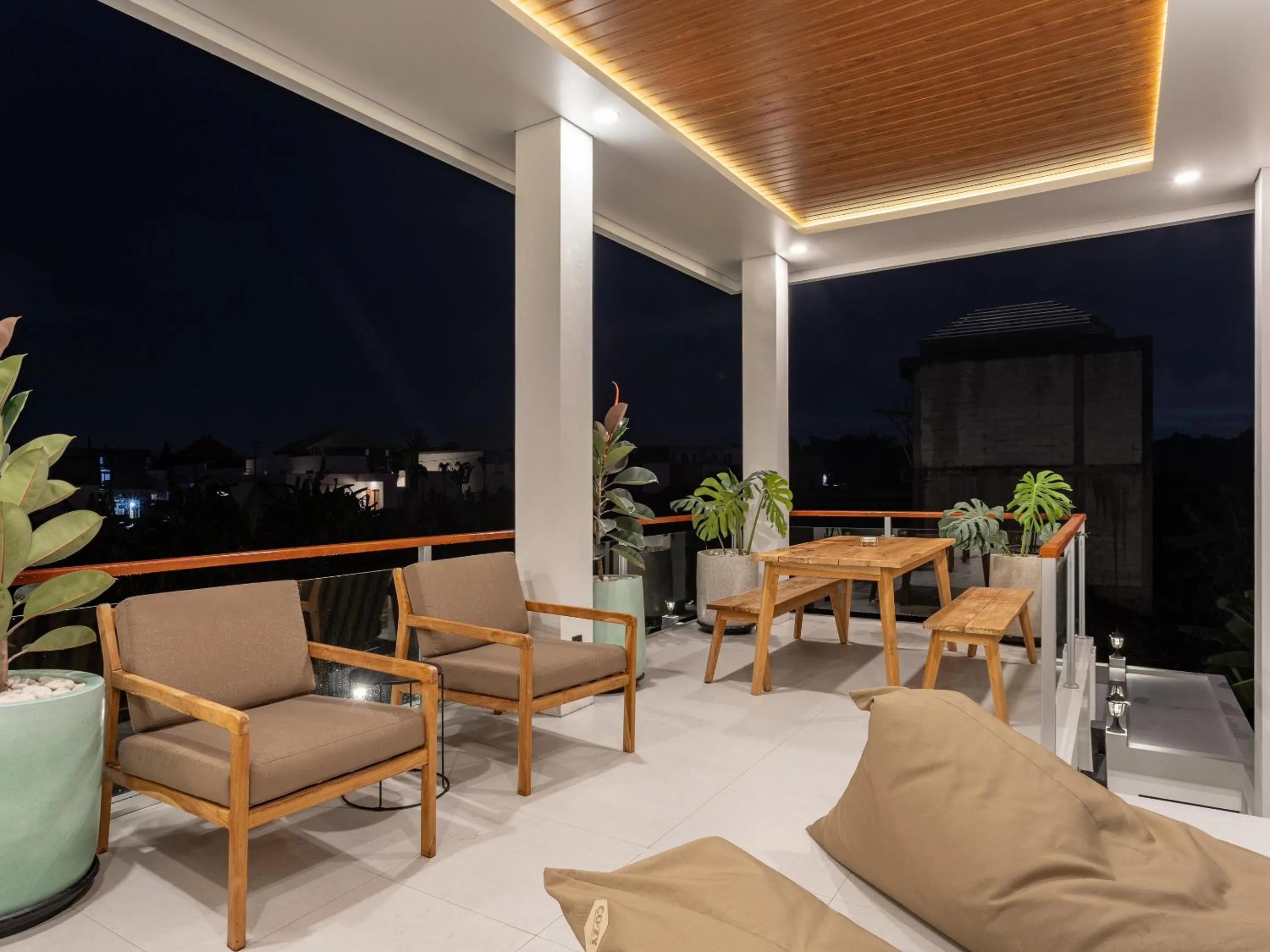 Night in Laid Back Villa Canggu