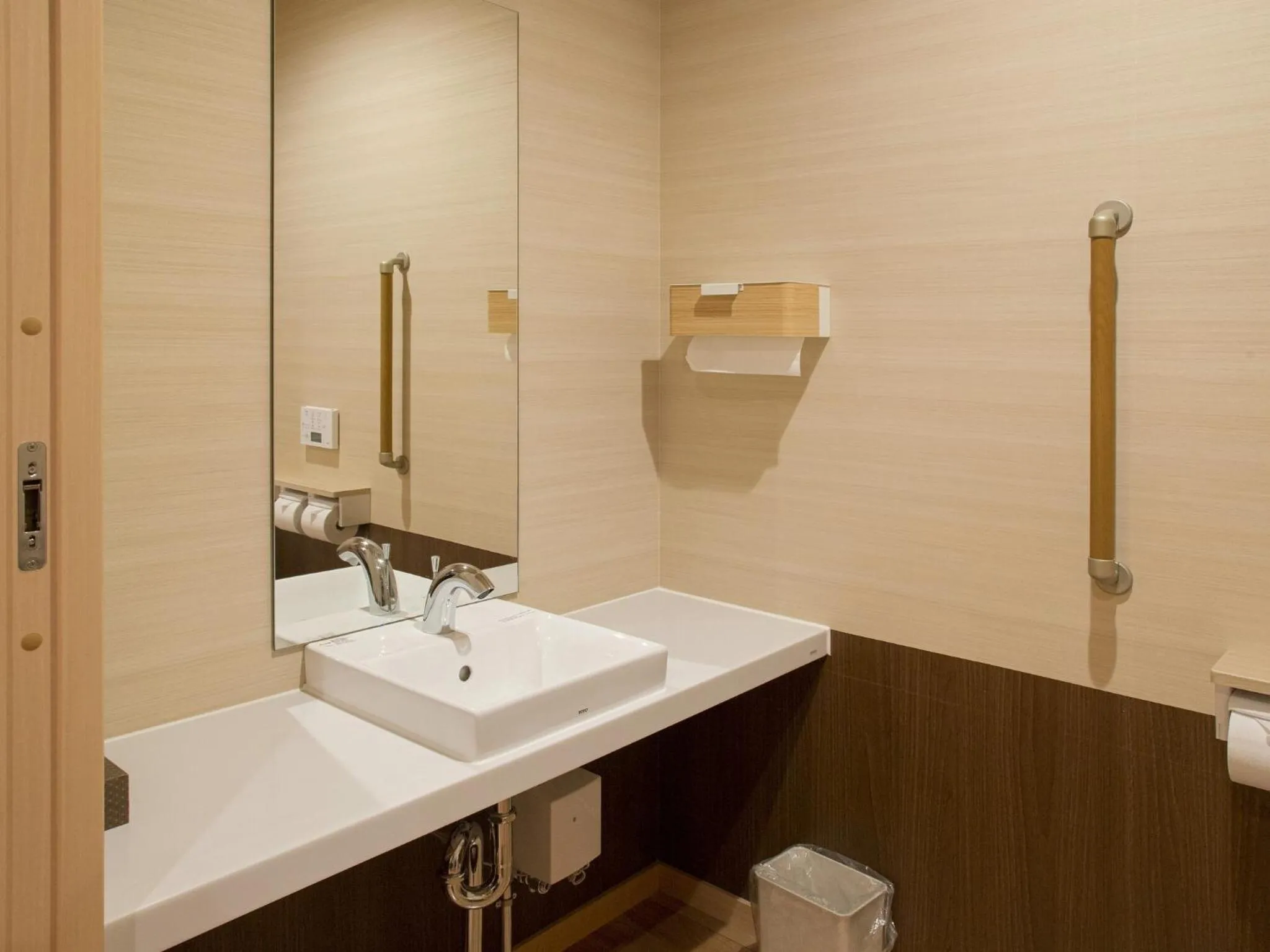 Toilet in Sakaeya Hotel