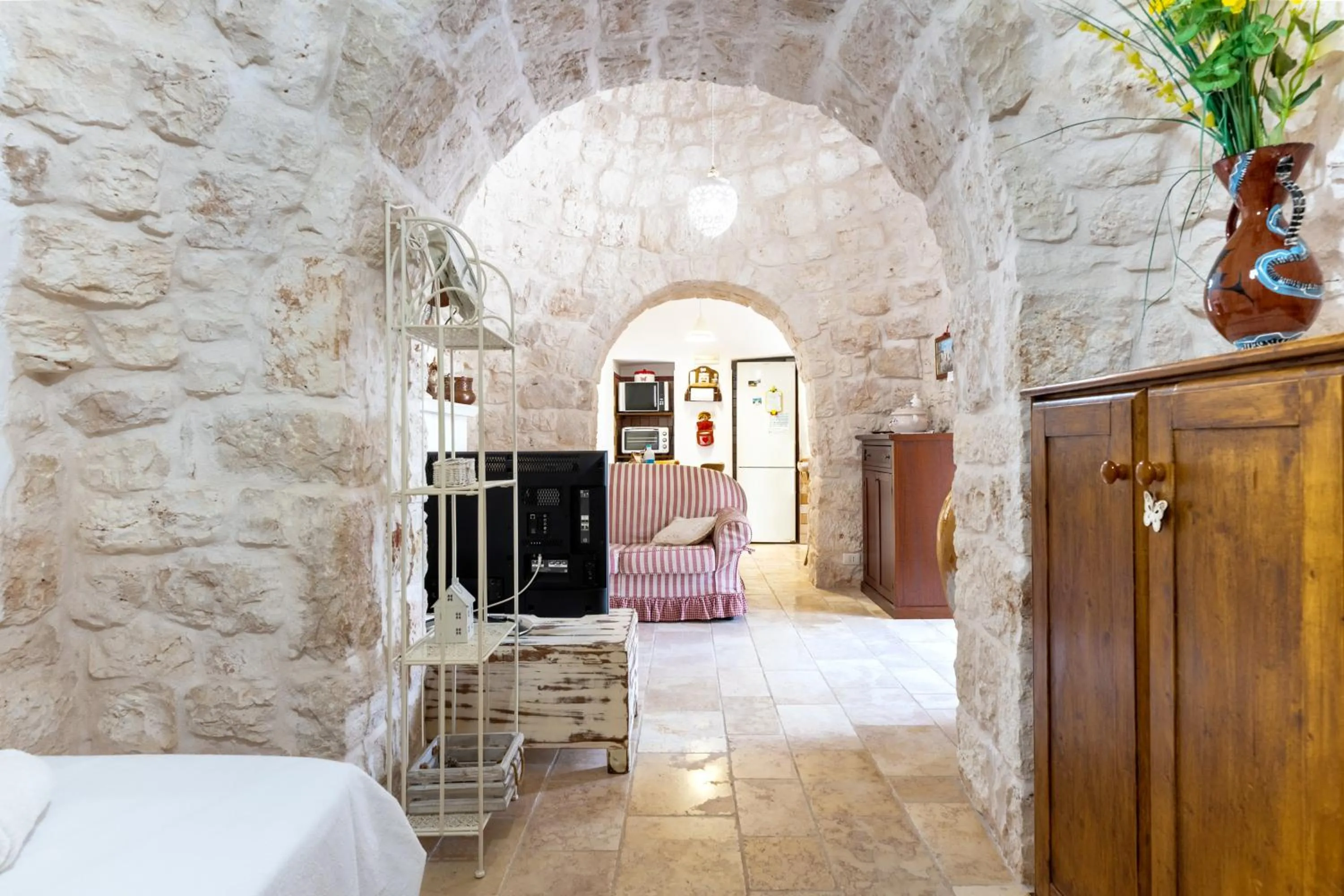 Property building, Bed in Trulli Sabrina Resort