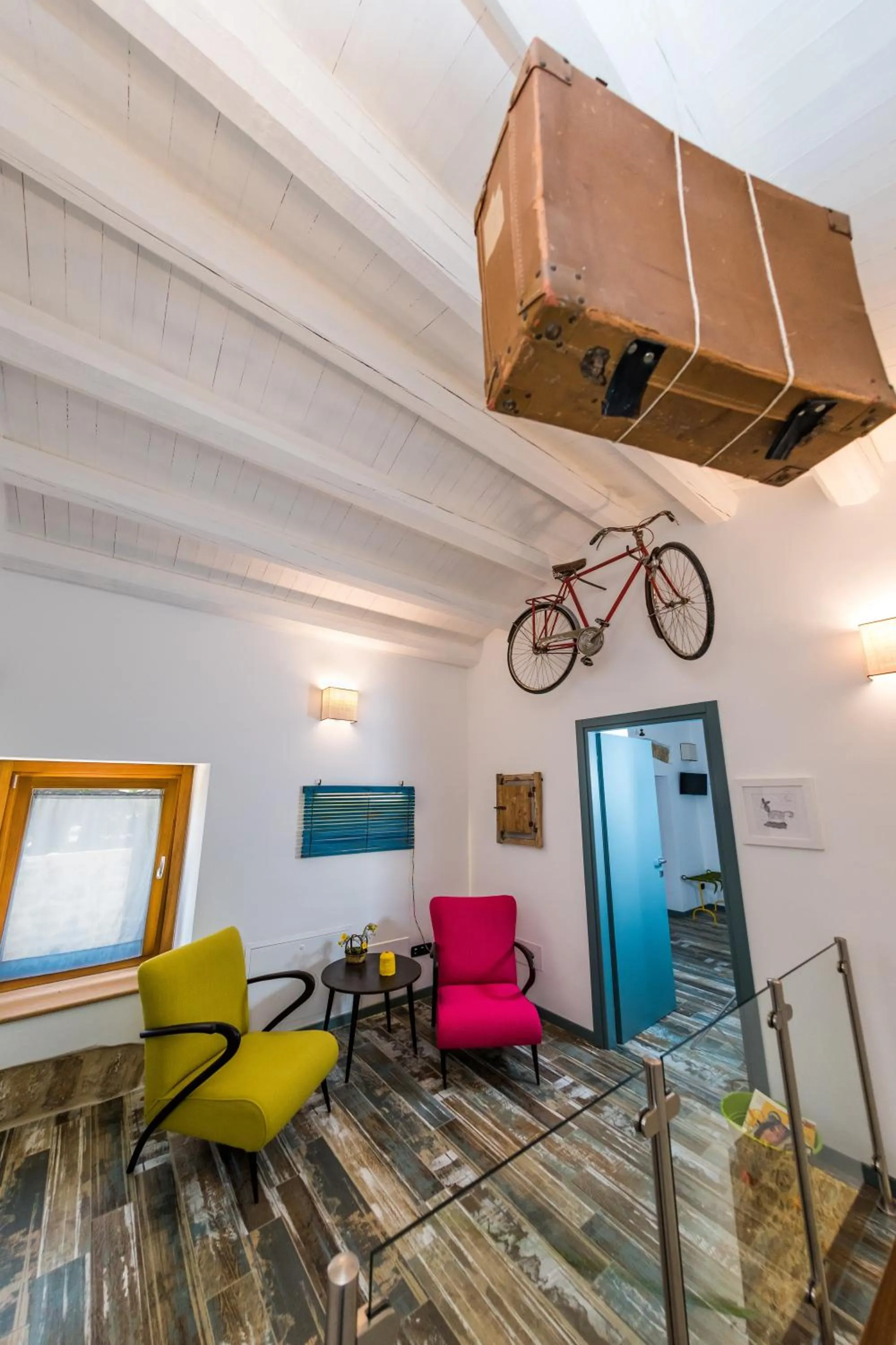 Seating area in La Quercia e l'Asino