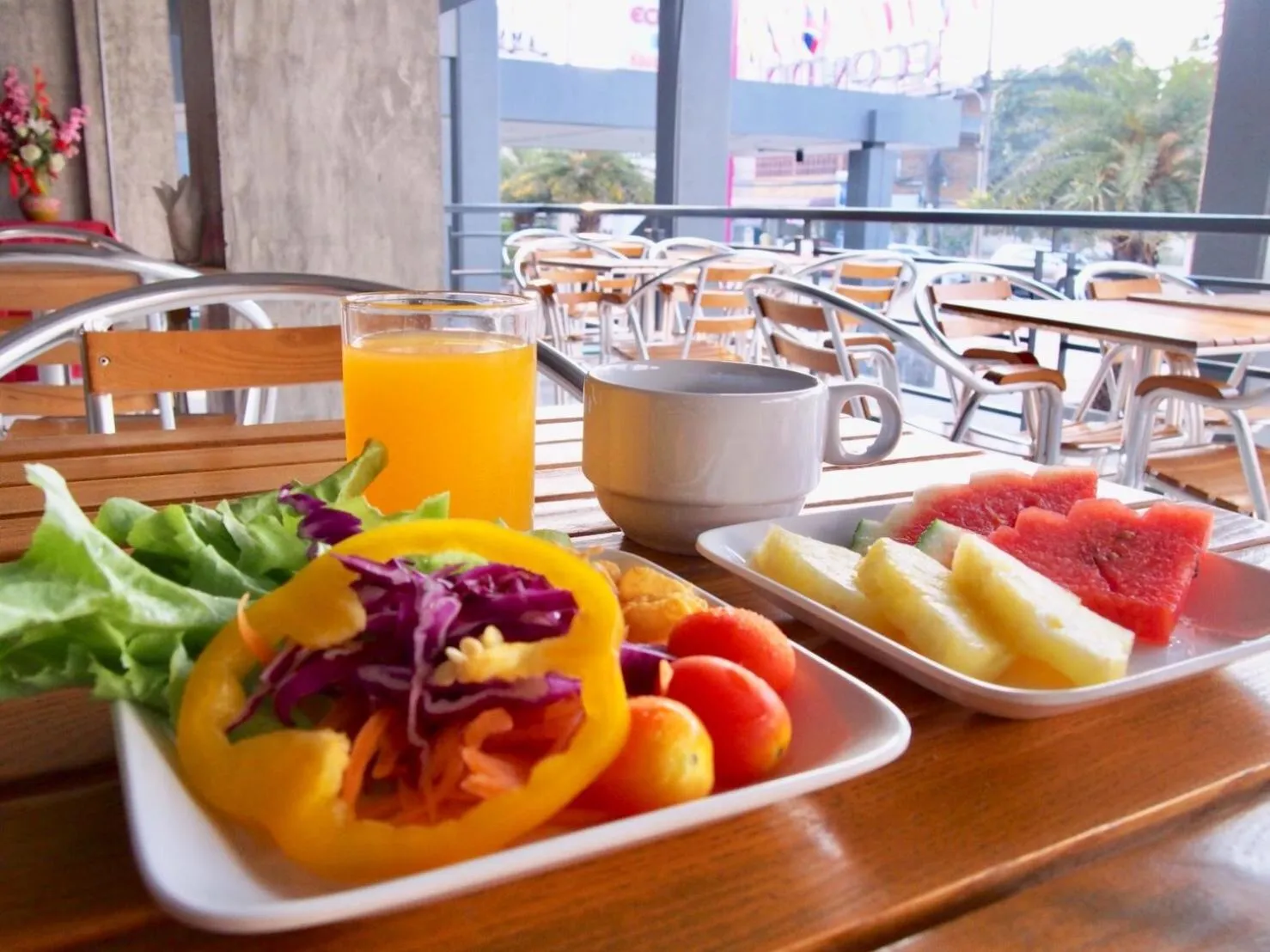 Food and drinks in Eco Inn Lite Ubon Ratchathani