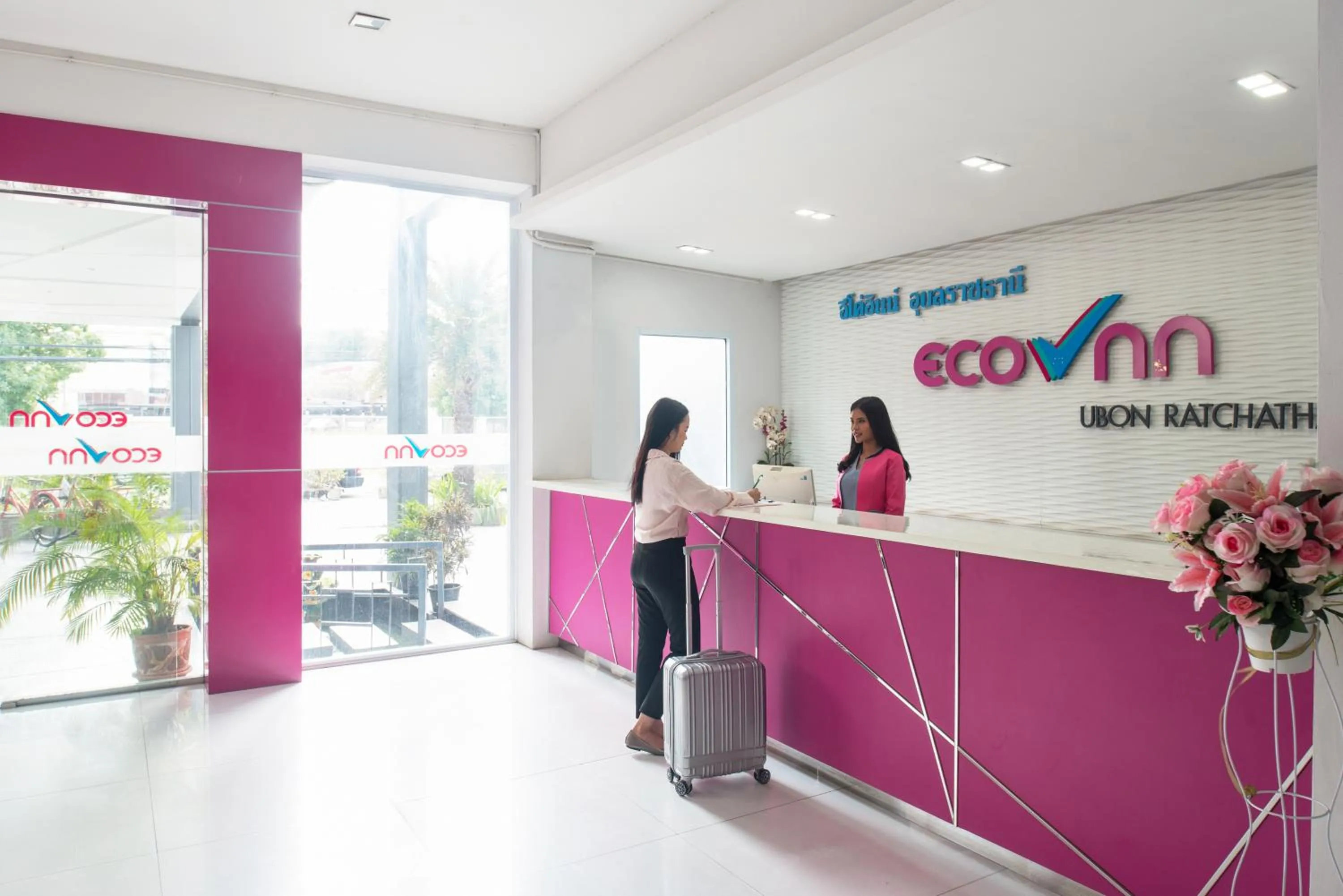 Staff in Eco Inn Lite Ubon Ratchathani