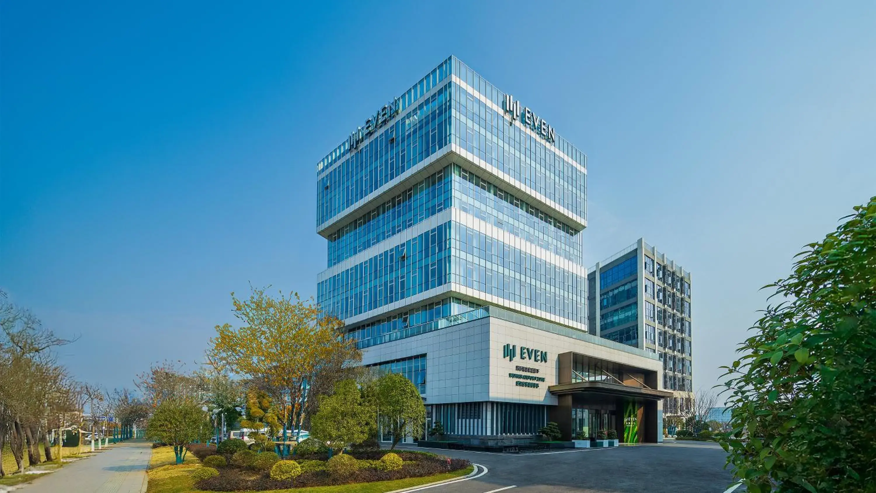 Property building in EVEN Hotel Wuhan Airport Zone by IHG Property building in EVEN Hotel Wuhan Airport Zone by IHG