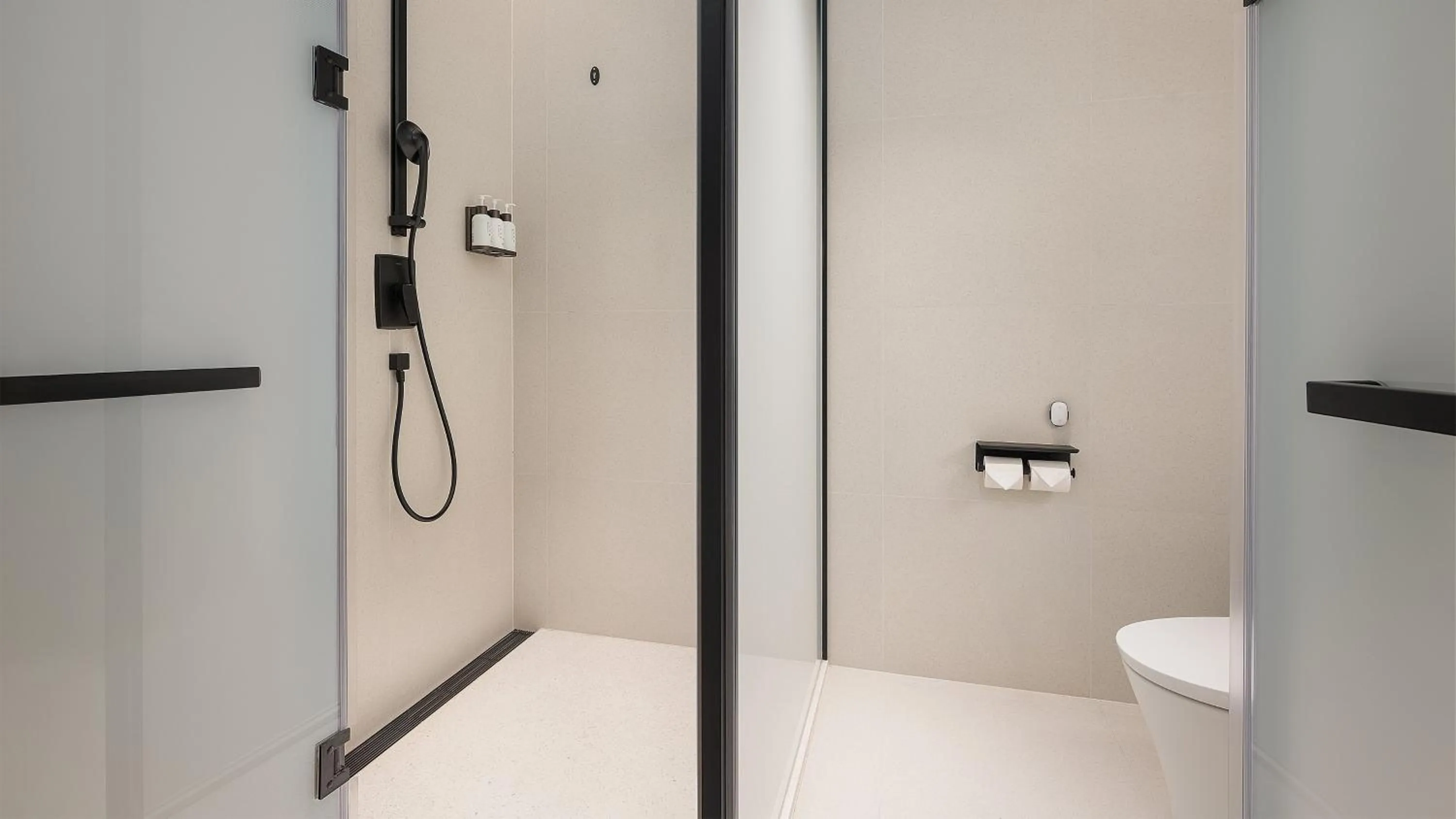 Photo of the whole room in EVEN Hotel Wuhan Airport Zone by IHG