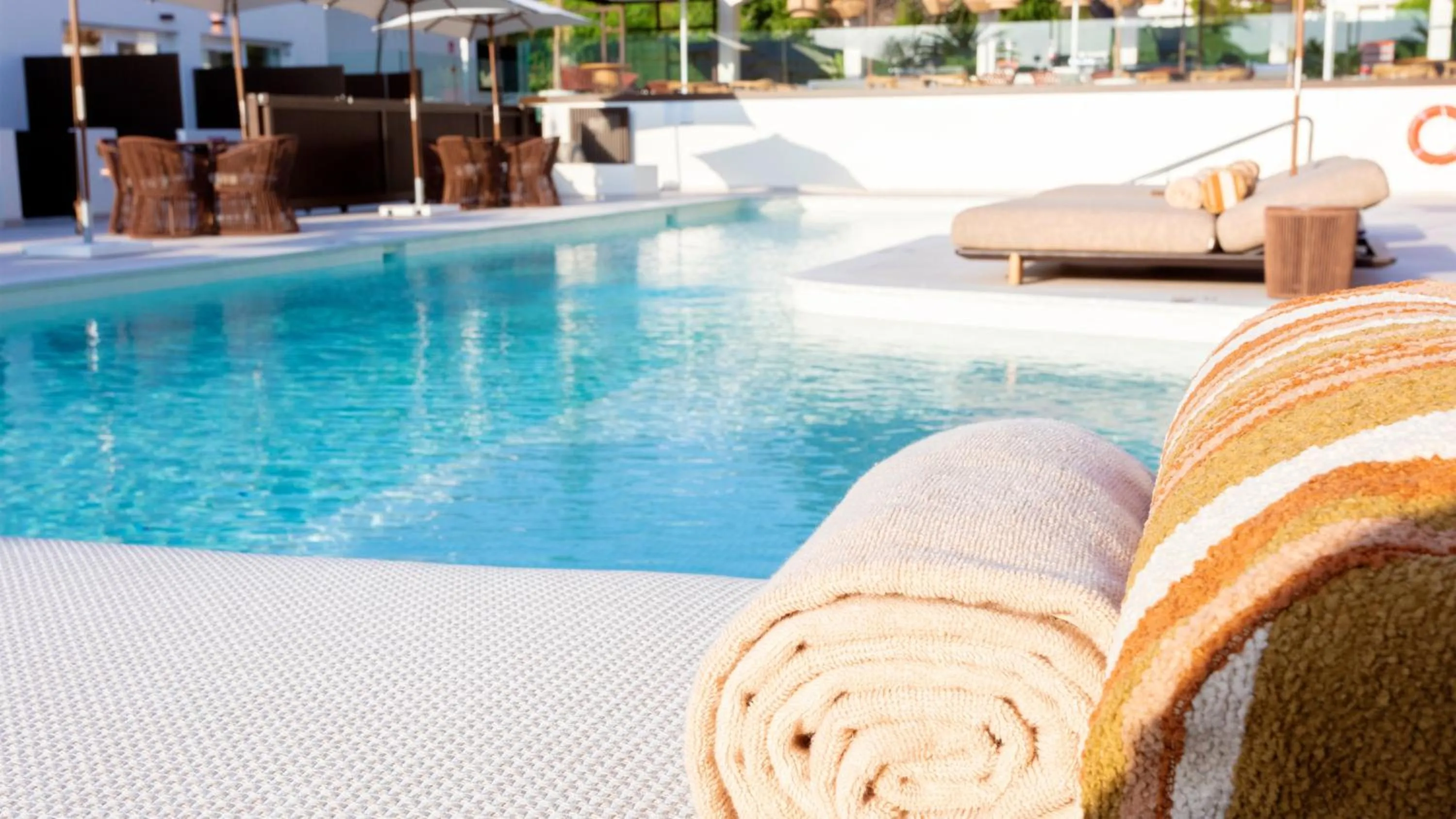 Swimming pool in Hotel Indigo Gandia Beach by IHG