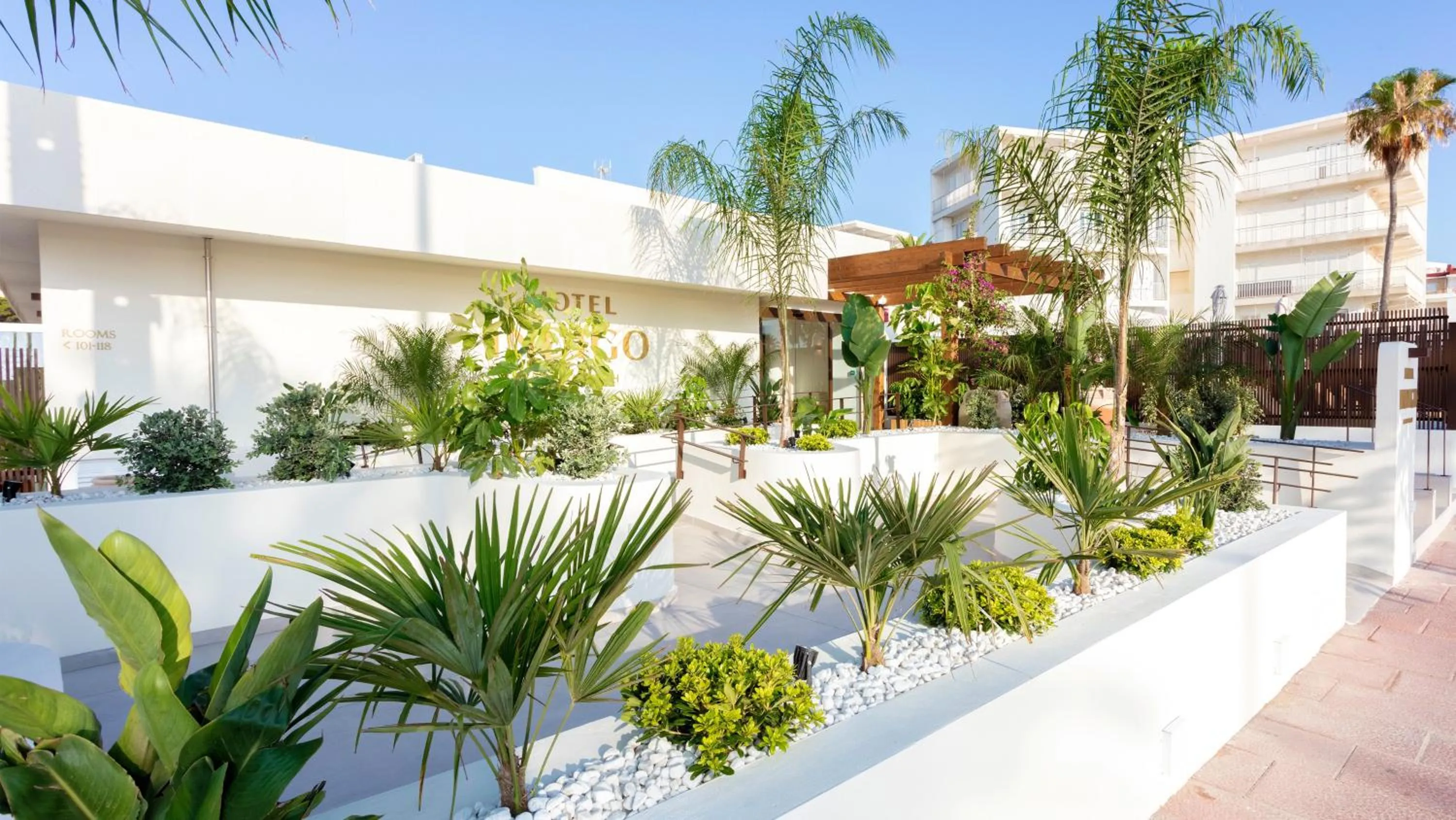 Property building in Hotel Indigo Gandia Beach by IHG