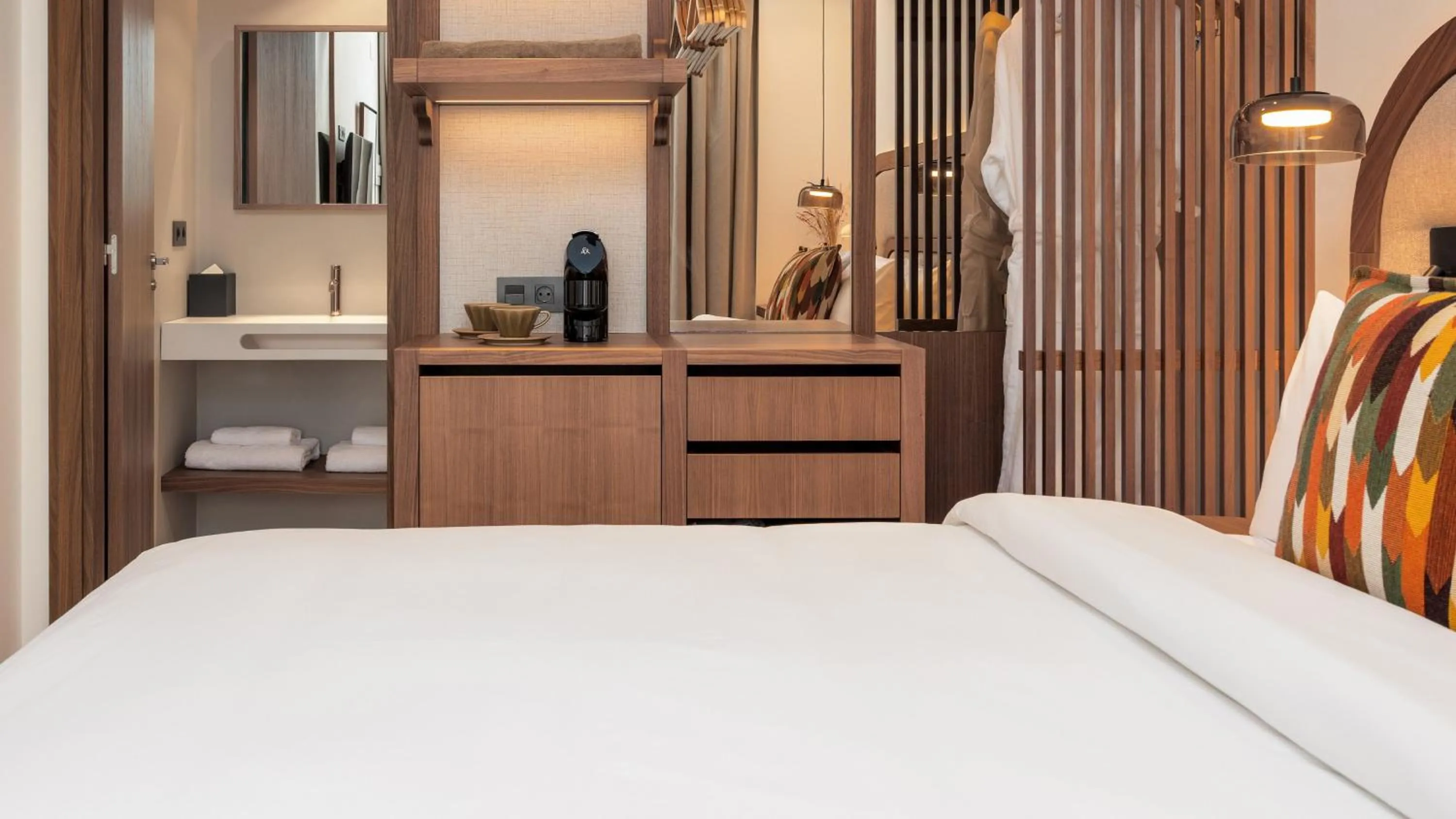 Photo of the whole room, Bed in Hotel Indigo Gandia Beach by IHG