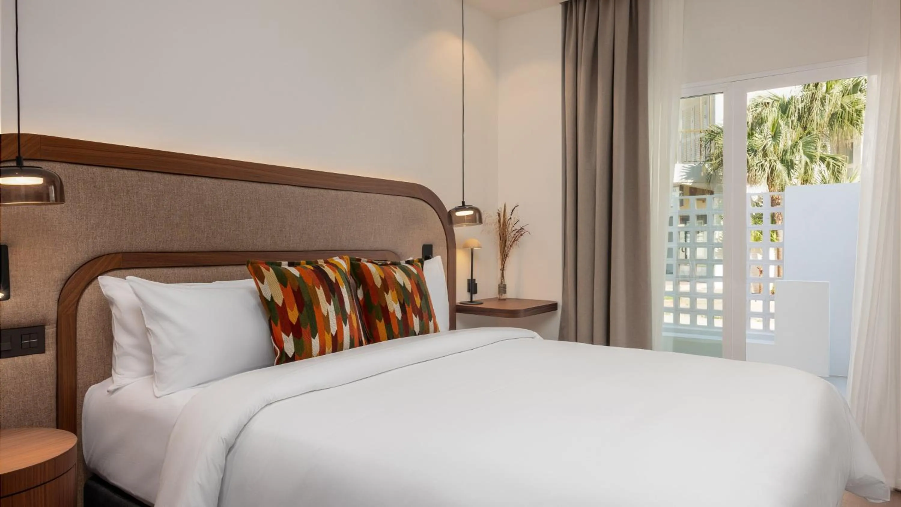 Photo of the whole room, Bed in Hotel Indigo Gandia Beach by IHG