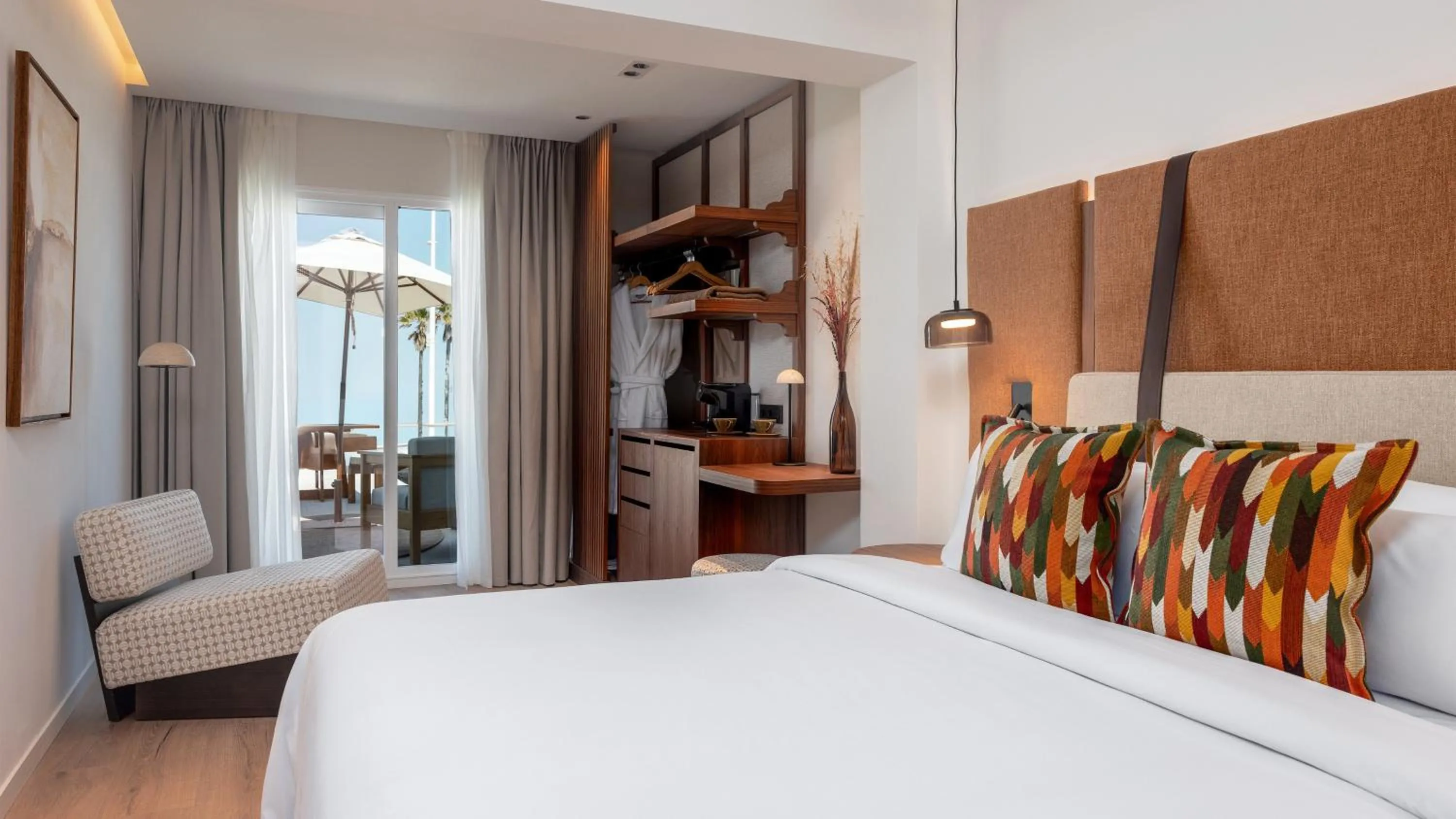 Photo of the whole room, Bed in Hotel Indigo Gandia Beach by IHG