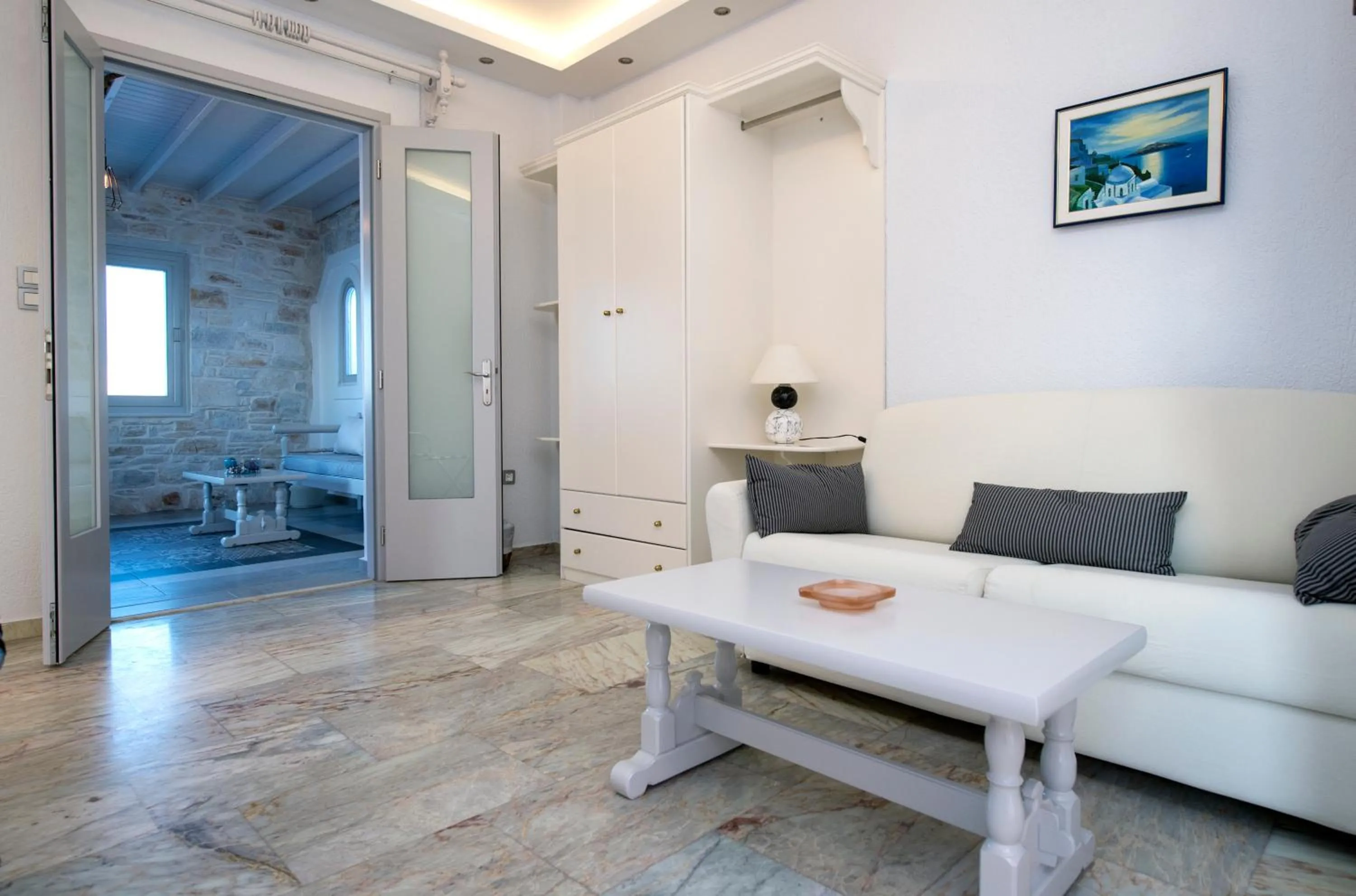 Living room in Contaratos Beach Hotel