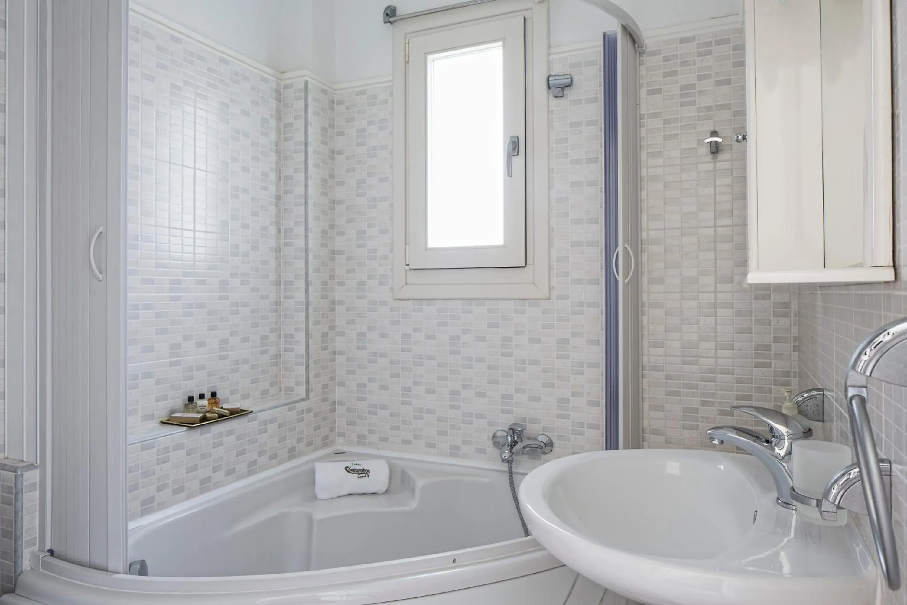 Standard Double or Twin Room with Sea View in Contaratos Beach Hotel Standard Double or Twin Room with Sea View in Contaratos Beach Hotel