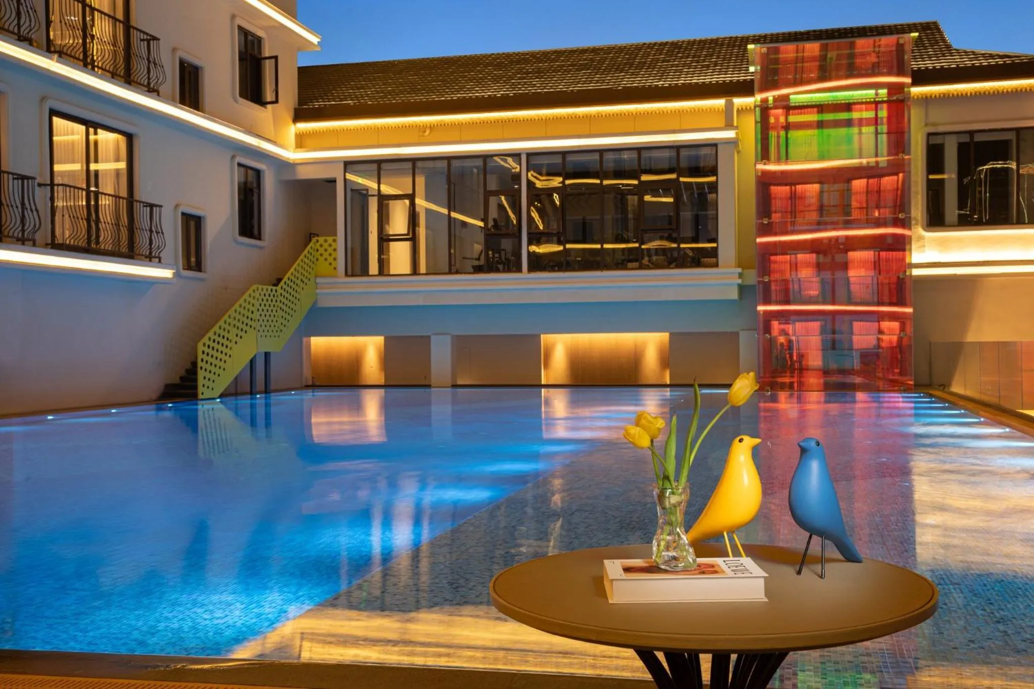 Swimming pool in voco Xishuangbanna Gaozhuang by IHG