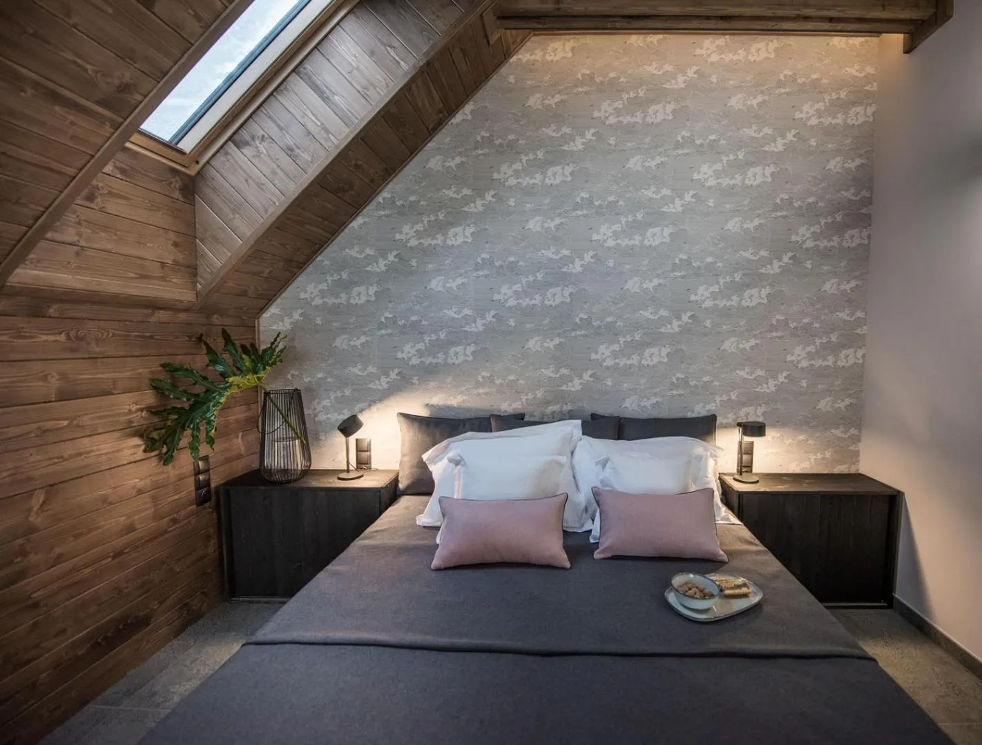 Bed in Aspen Deluxe Residence & ASPEN cottage