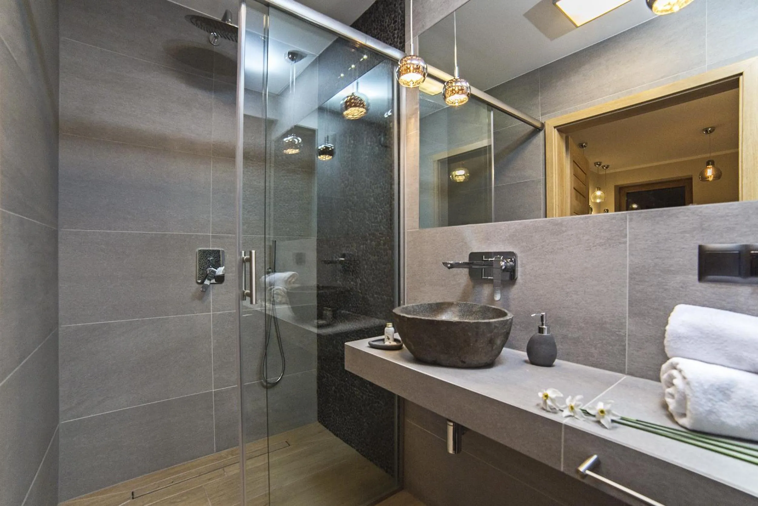 Shower in Aspen Deluxe Residence & ASPEN cottage
