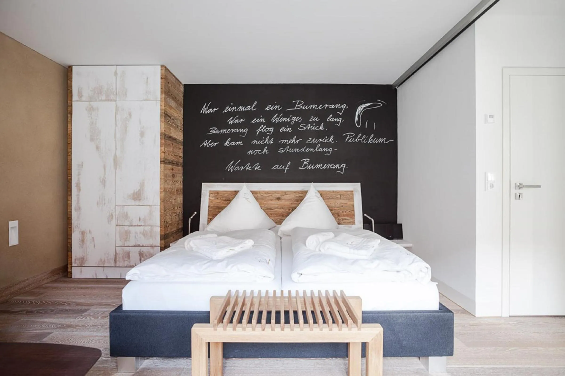 Photo of the whole room, Bed in Ringelnatz Inselhotel