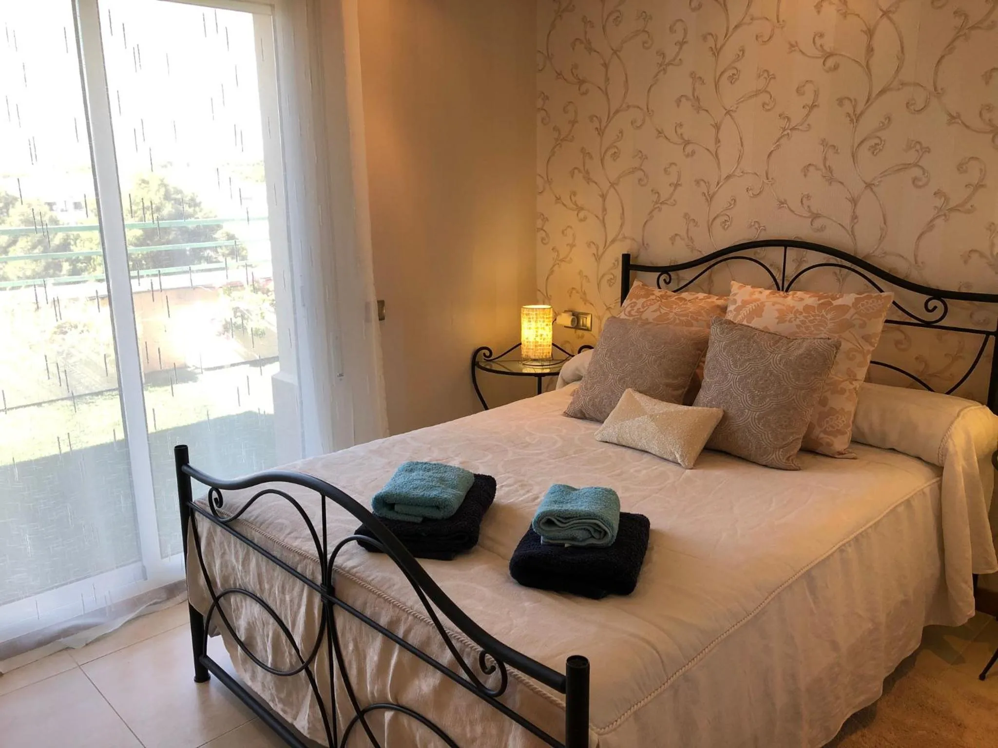Bed in Bed and Breakfast en Salou