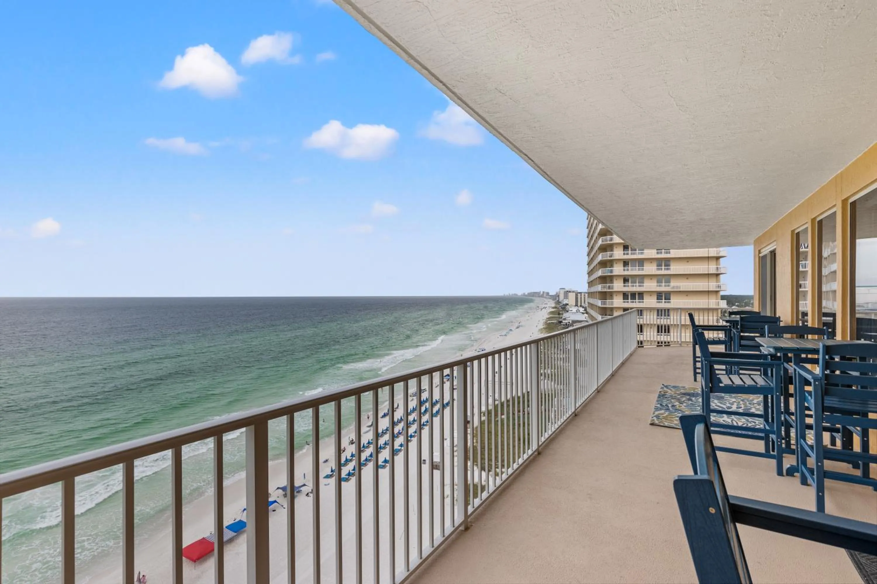 Treasure Shores–3BR Beachfront Corner Unit sleeps 8 with Stunning Gulf Views!