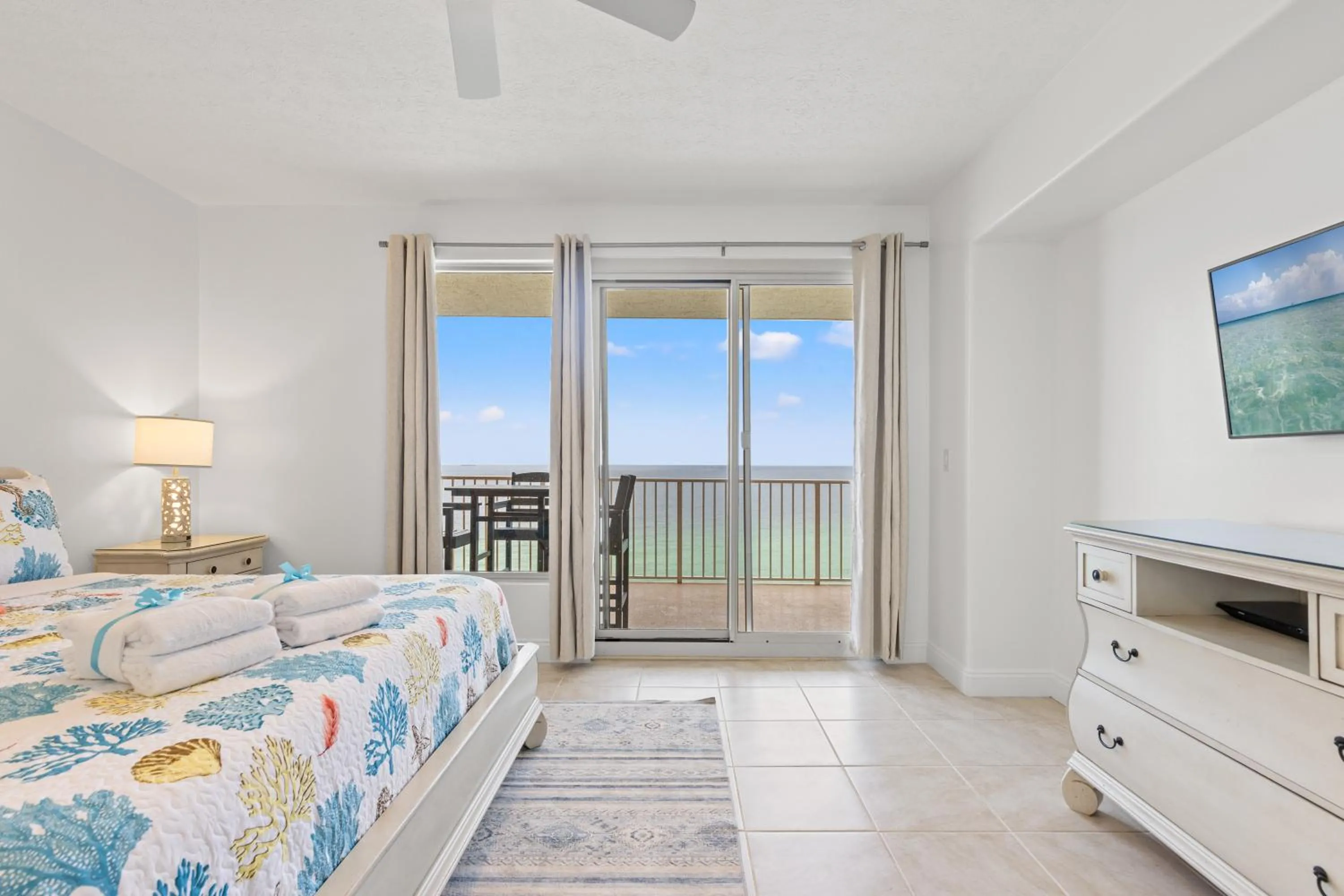 Bed in Treasure Shores–3BR Beachfront Corner Unit sleeps 8 with Stunning Gulf Views!