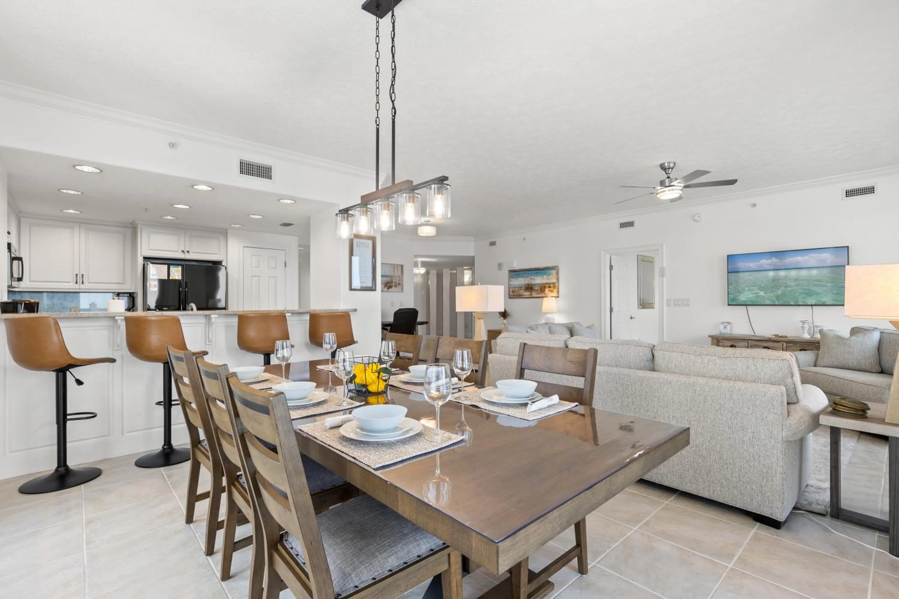 Treasure Shores–3BR Beachfront Corner Unit sleeps 8 with Stunning Gulf Views!
