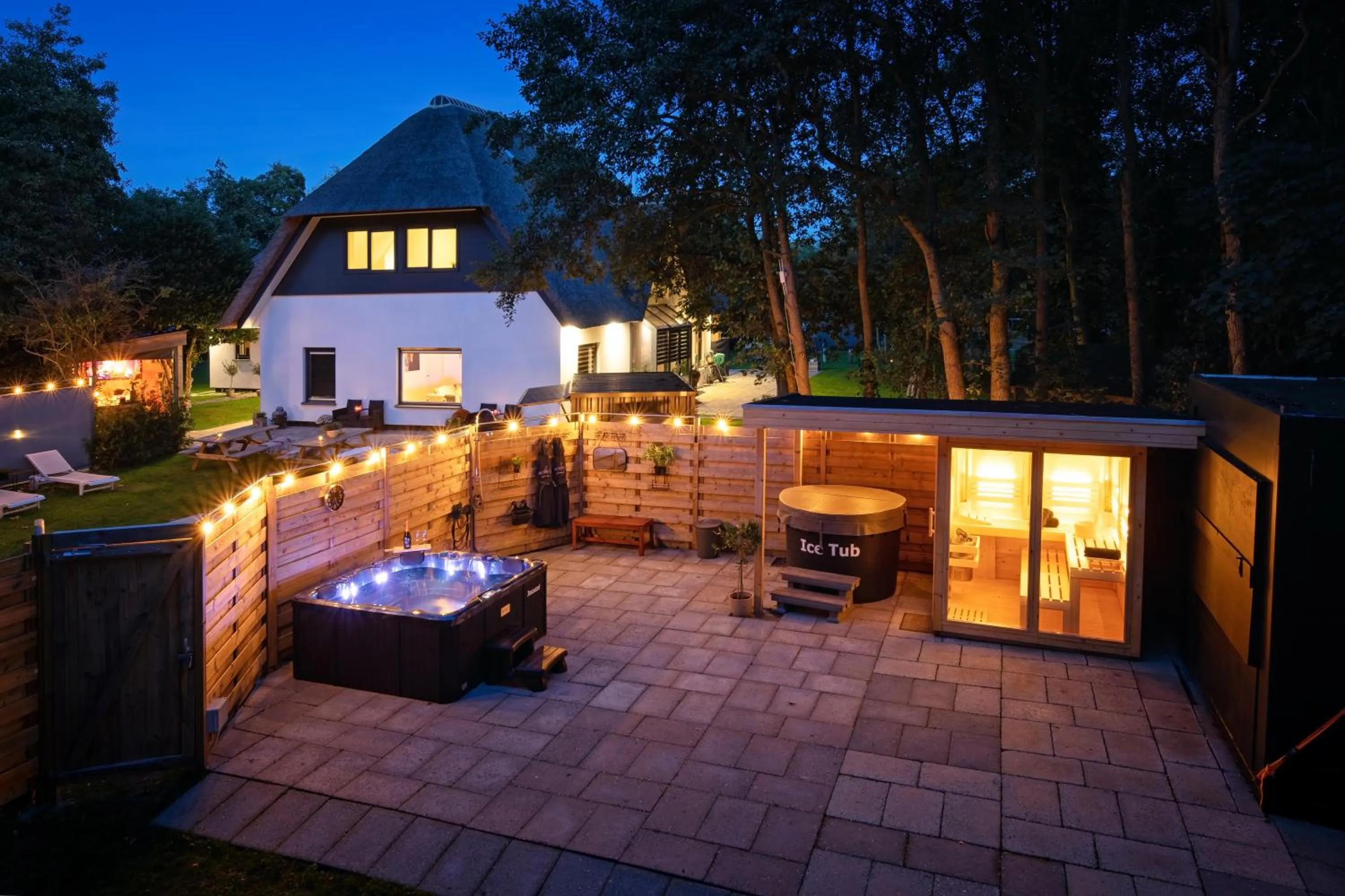 Hot Tub in The island life Texel - Wellness